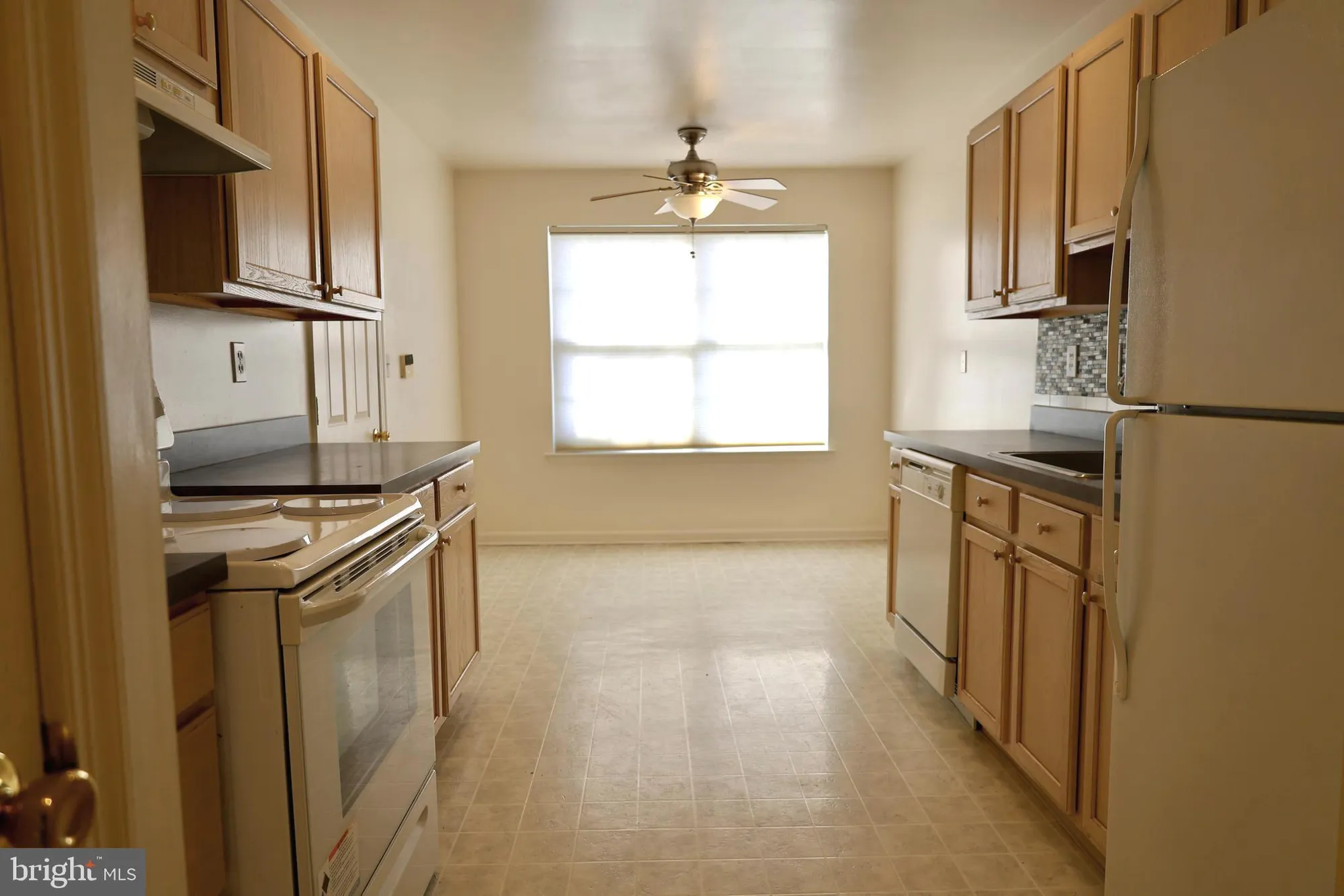 Property Slideshow image 5 of 17 | 28 palmer sq, Beverly, NJ, 08010