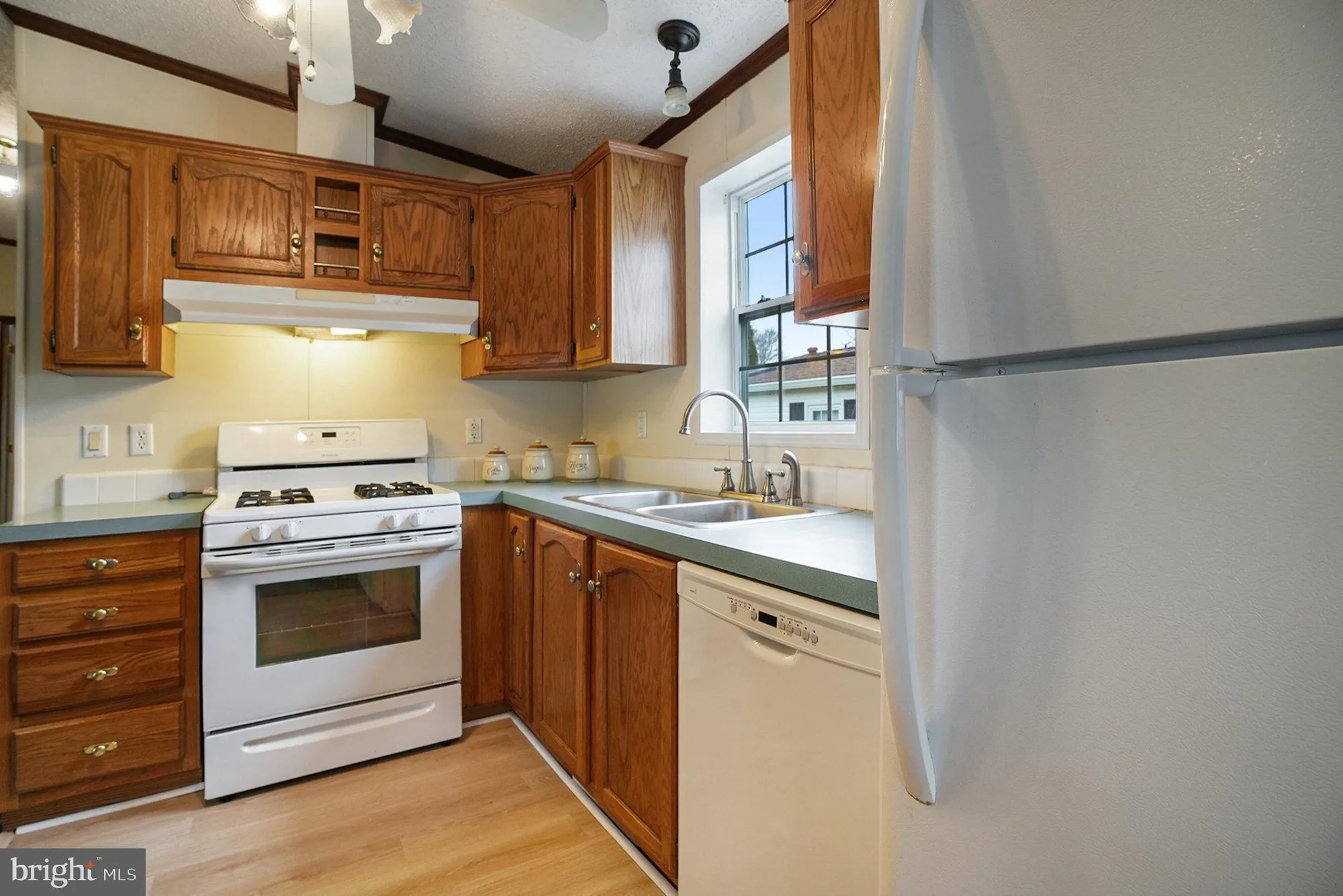 Property Slideshow image 13 of 34 | 1106 jfk dr, North Wales, PA, 19454