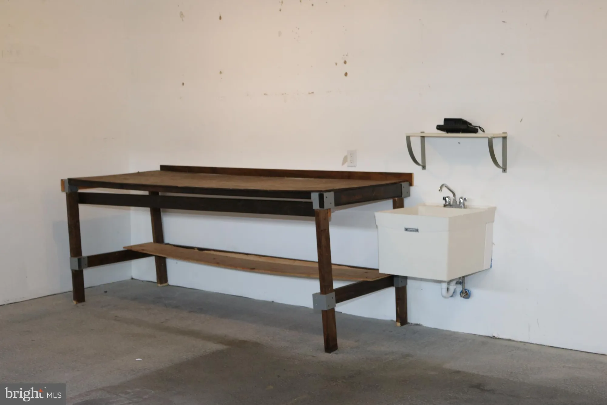 Property Slideshow image 33 of 40 | 2097 hill side dr, Mechanicsburg, PA, 17055