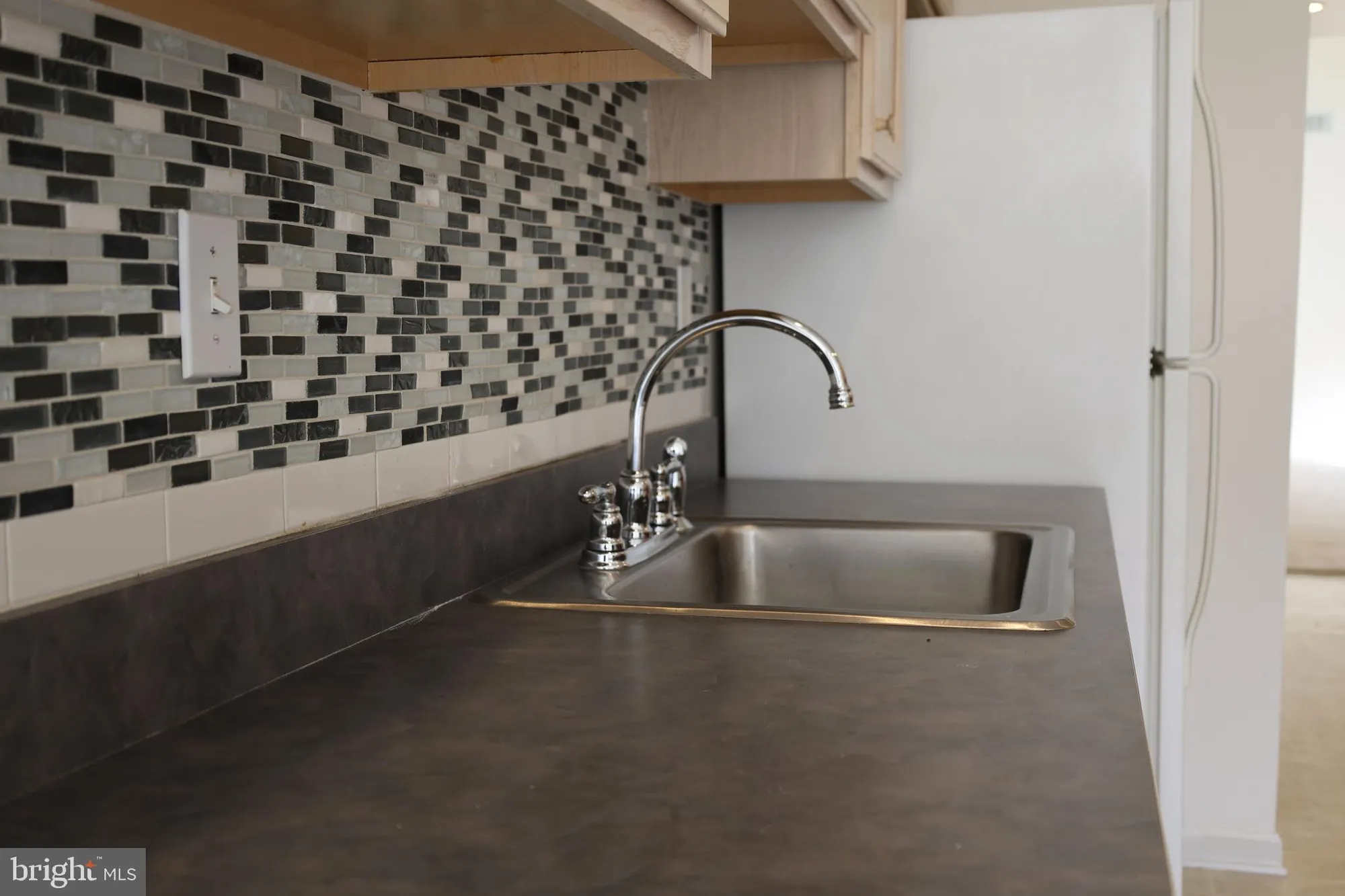 Property Slideshow image 6 of 17 | 28 palmer sq, Beverly, NJ, 08010