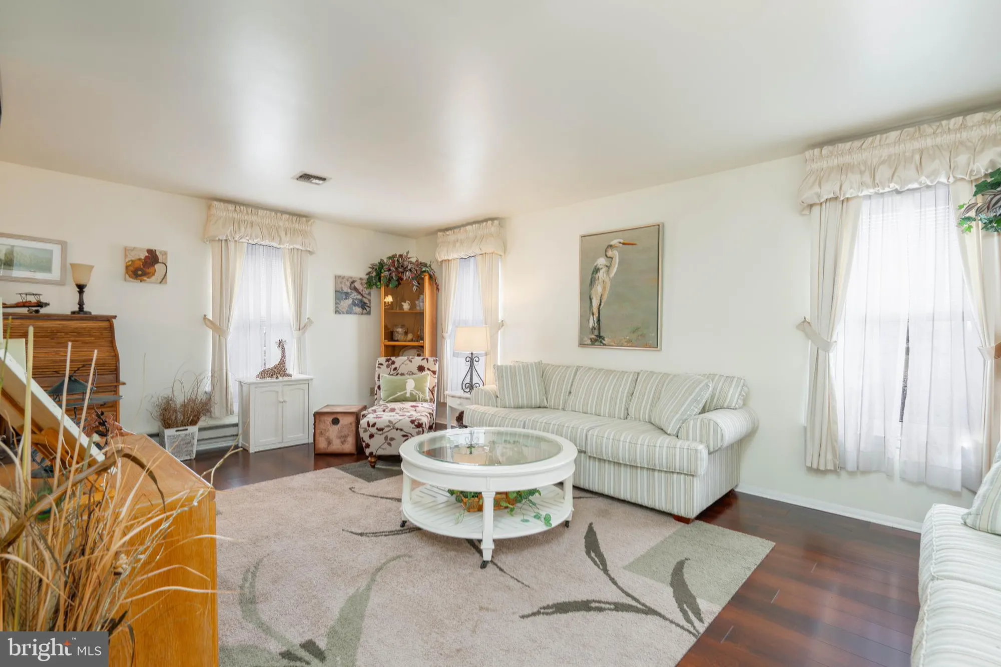 Property Slideshow image 4 of 33 | 186 dorchester dr, Southampton, NJ, 08088