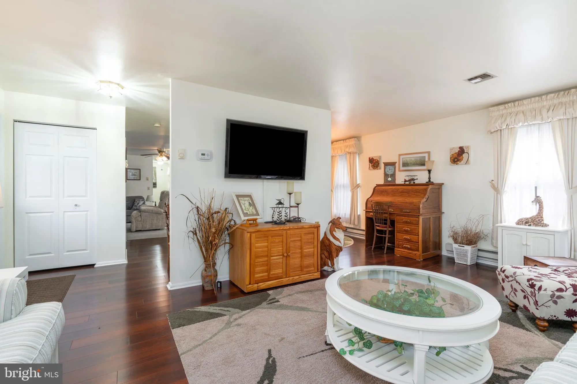 Property Slideshow image 5 of 33 | 186 dorchester dr, Southampton, NJ, 08088