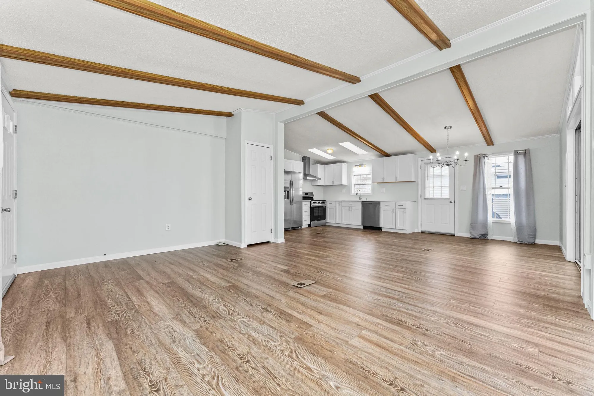 Property Slideshow image 4 of 23 | 738 aspen cir, Red Hill, PA, 18076