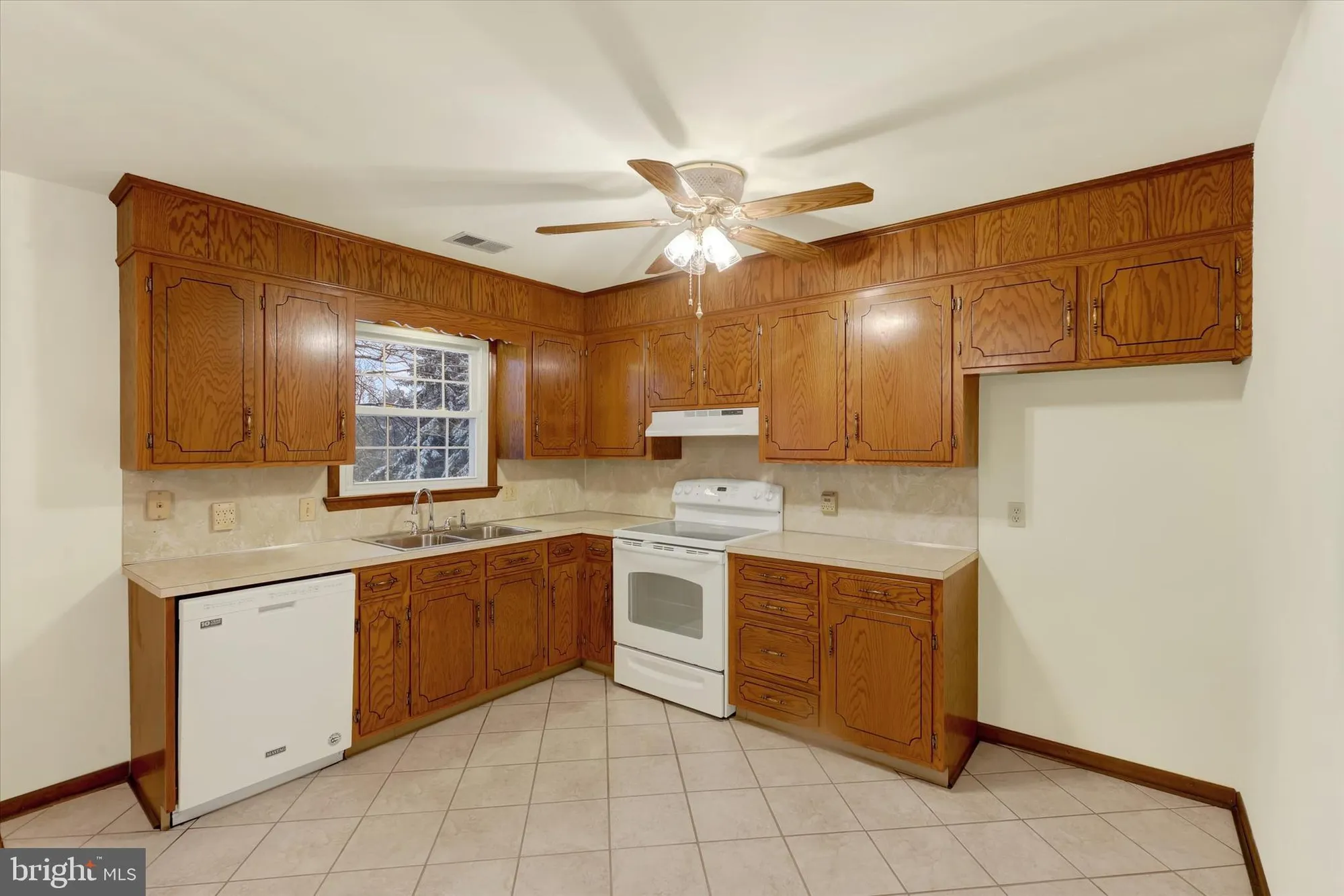 Property Slideshow image 8 of 29 | 3821 club house dr, Fayetteville, PA, 17222