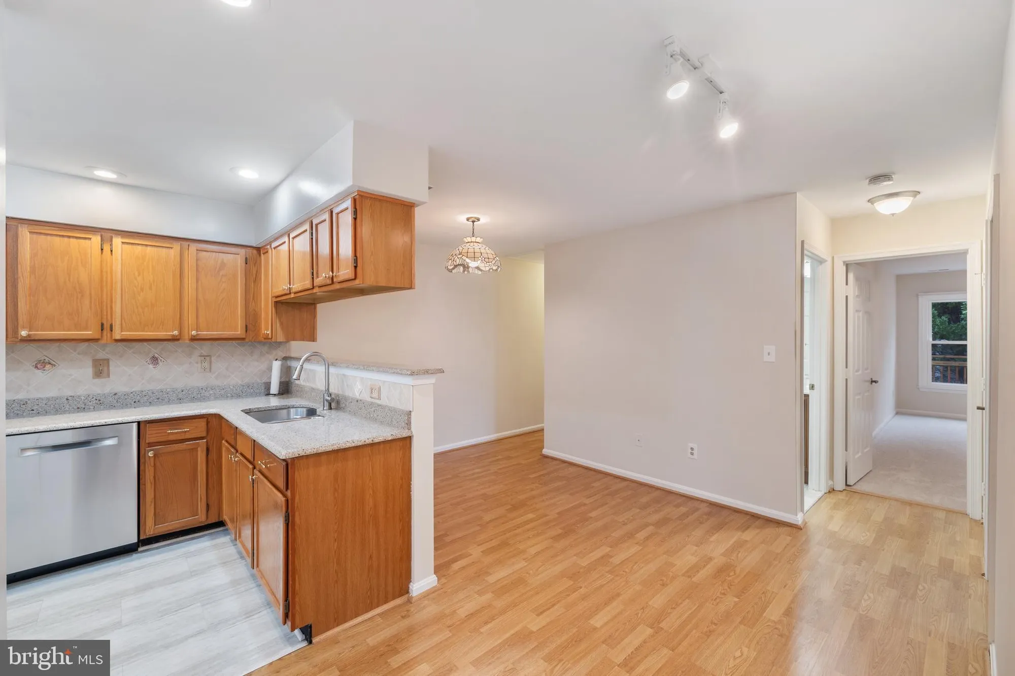 Property Slideshow image 10 of 25 | 1984 marconi cir, Annapolis, MD, 21401