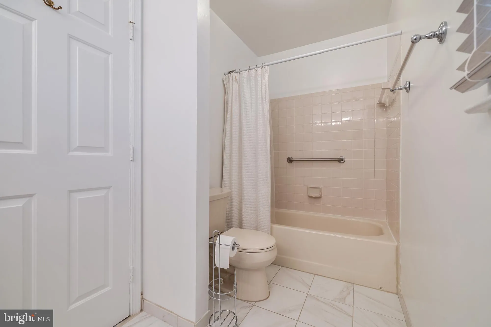 Property Slideshow image 20 of 25 | 1984 marconi cir, Annapolis, MD, 21401