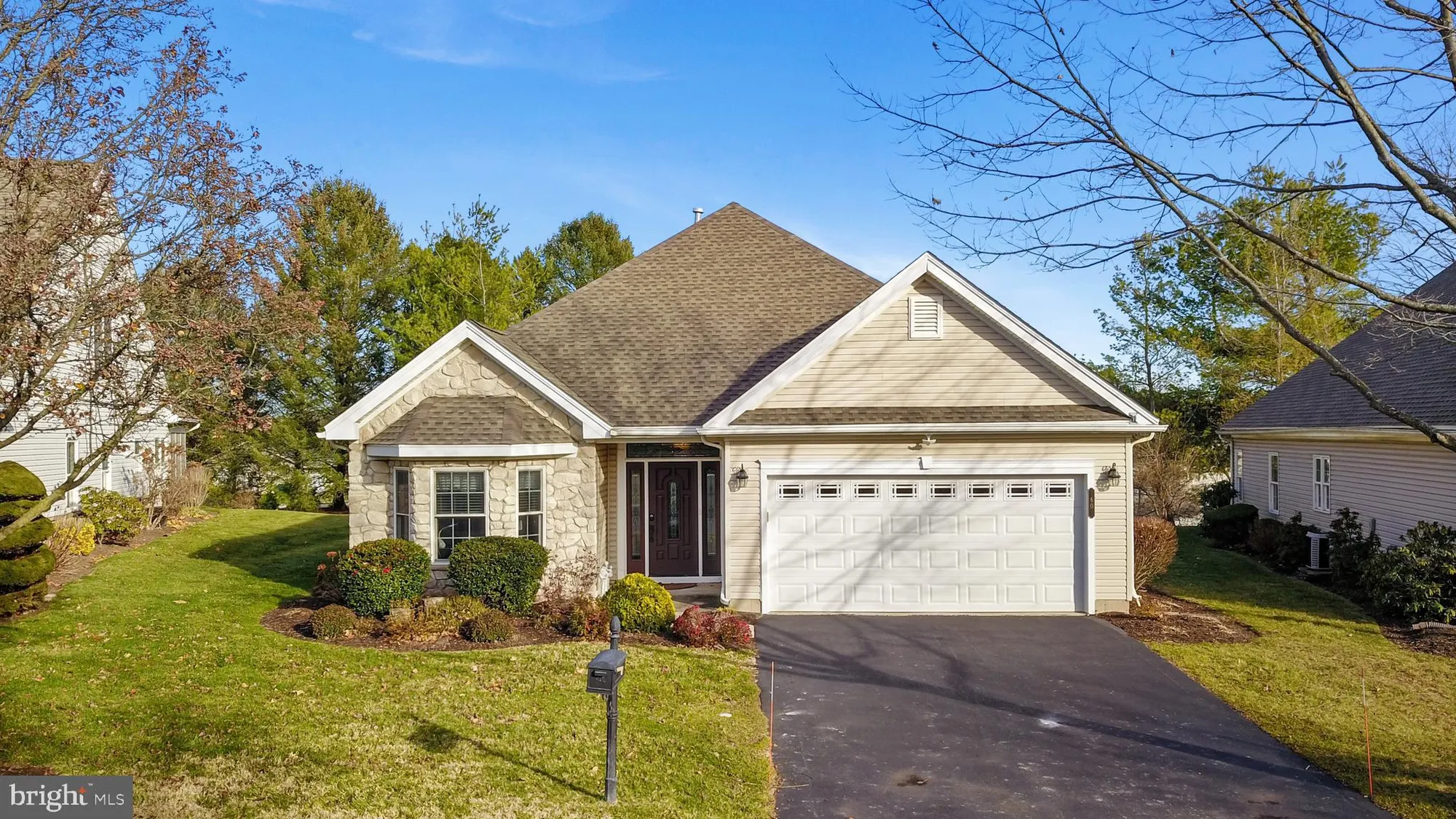 Property Slideshow image 2 of 44 | 60 glenmoor cir, Easton, PA, 18045