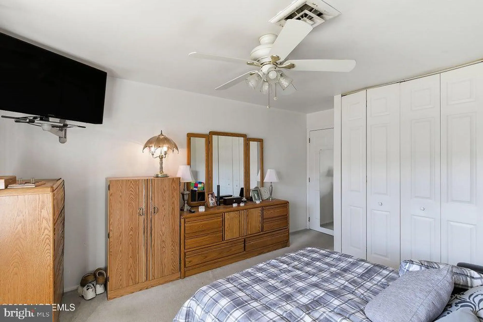 Property Slideshow image 16 of 27 | 1169 clydebank ct b, Lakewood, NJ, 08701