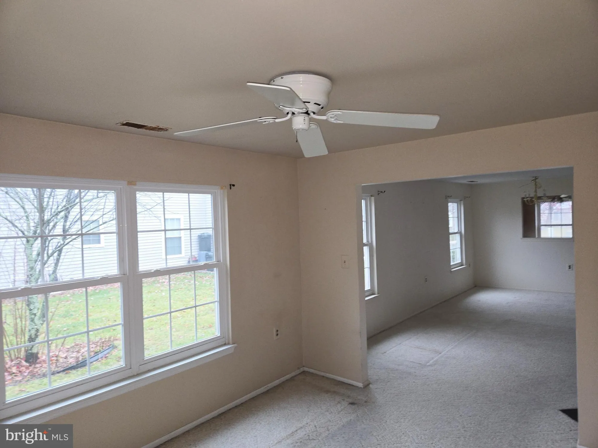 Property Slideshow image 3 of 34 | 27 kelly dr, West Deptford, NJ, 08096