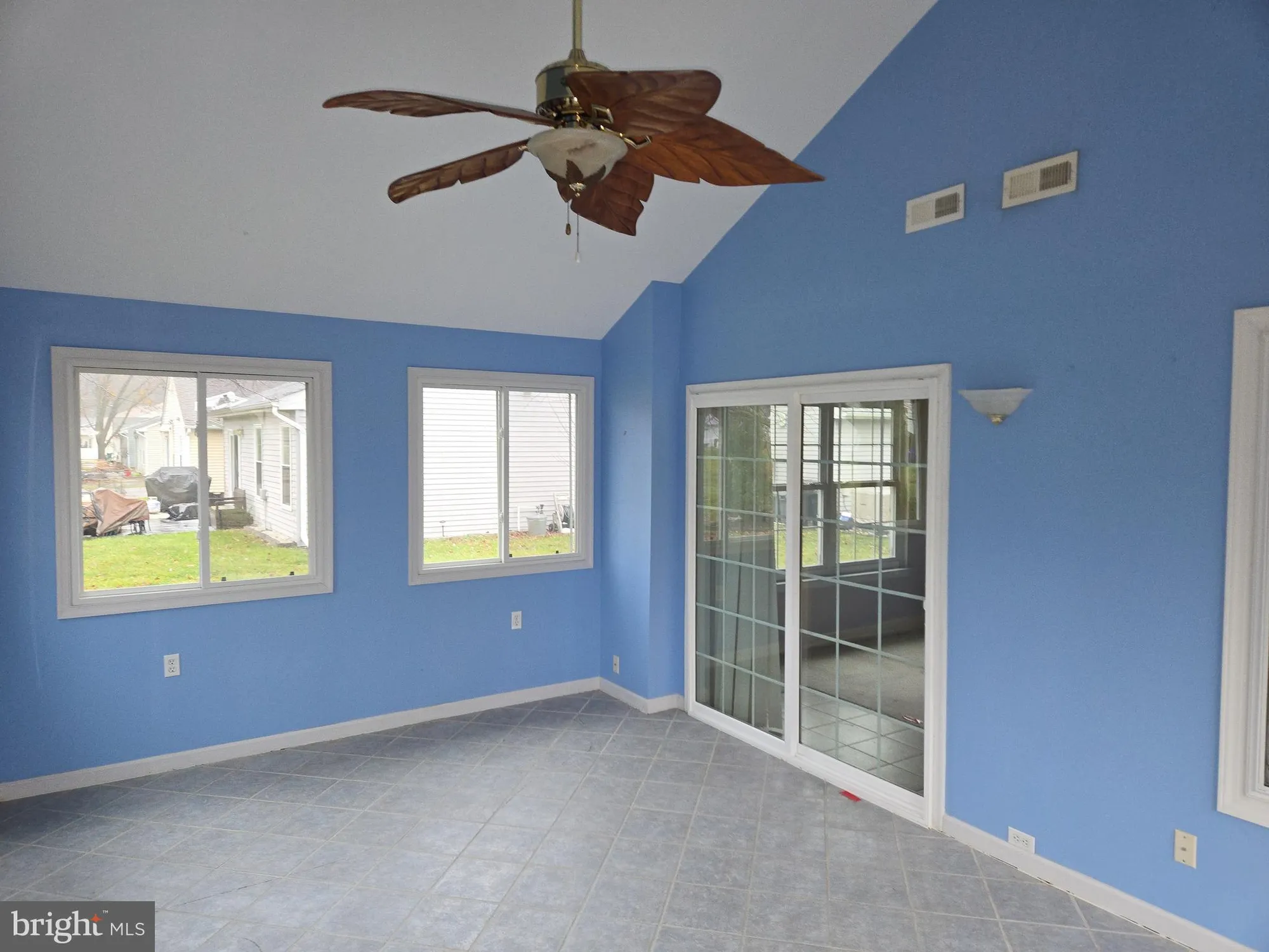 Property Slideshow image 17 of 34 | 27 kelly dr, West Deptford, NJ, 08096