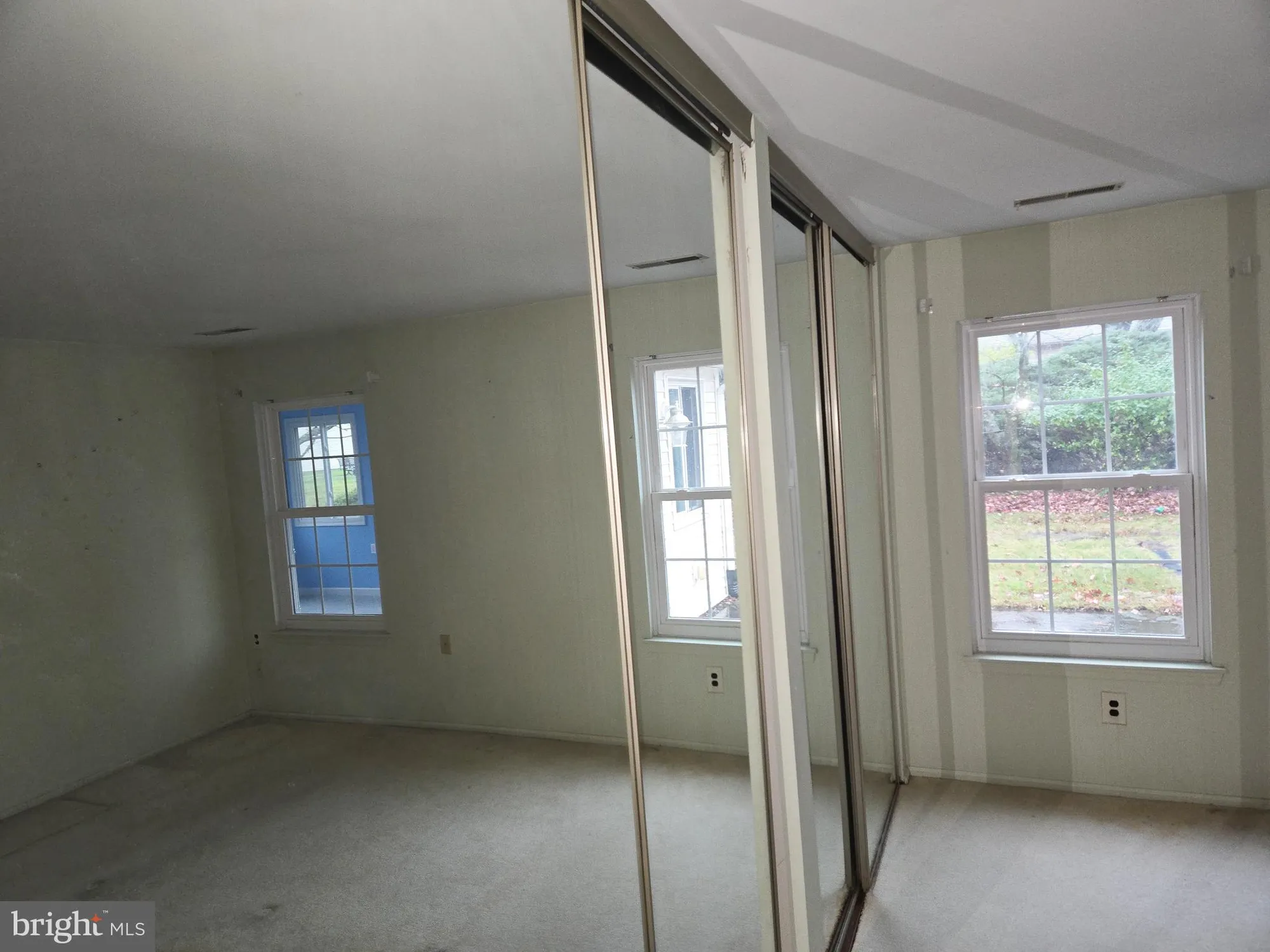 Property Slideshow image 23 of 34 | 27 kelly dr, West Deptford, NJ, 08096