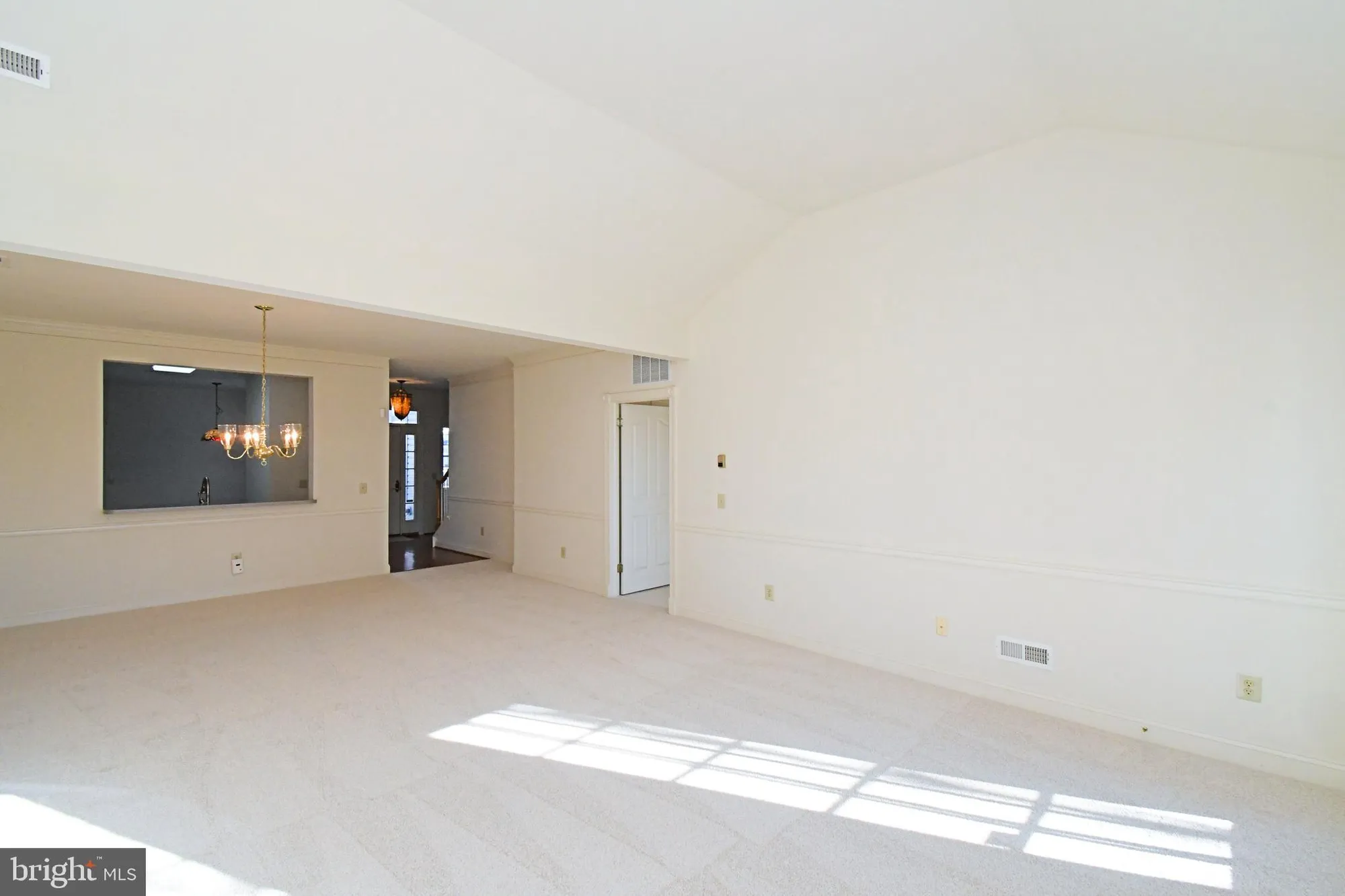 Property Slideshow image 5 of 32 | 24 newbury way, Lansdale, PA, 19446