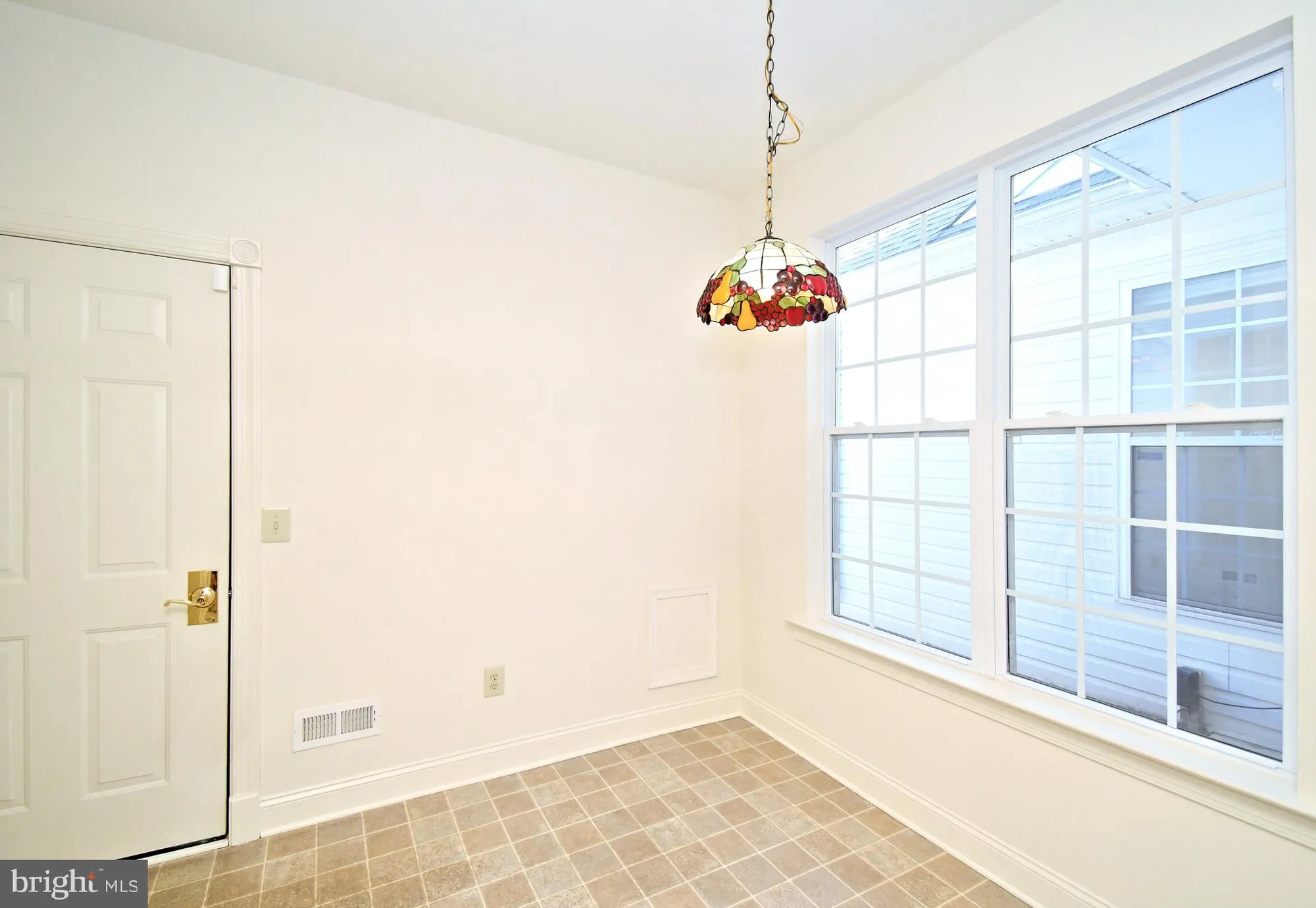 Property Slideshow image 13 of 32 | 24 newbury way, Lansdale, PA, 19446