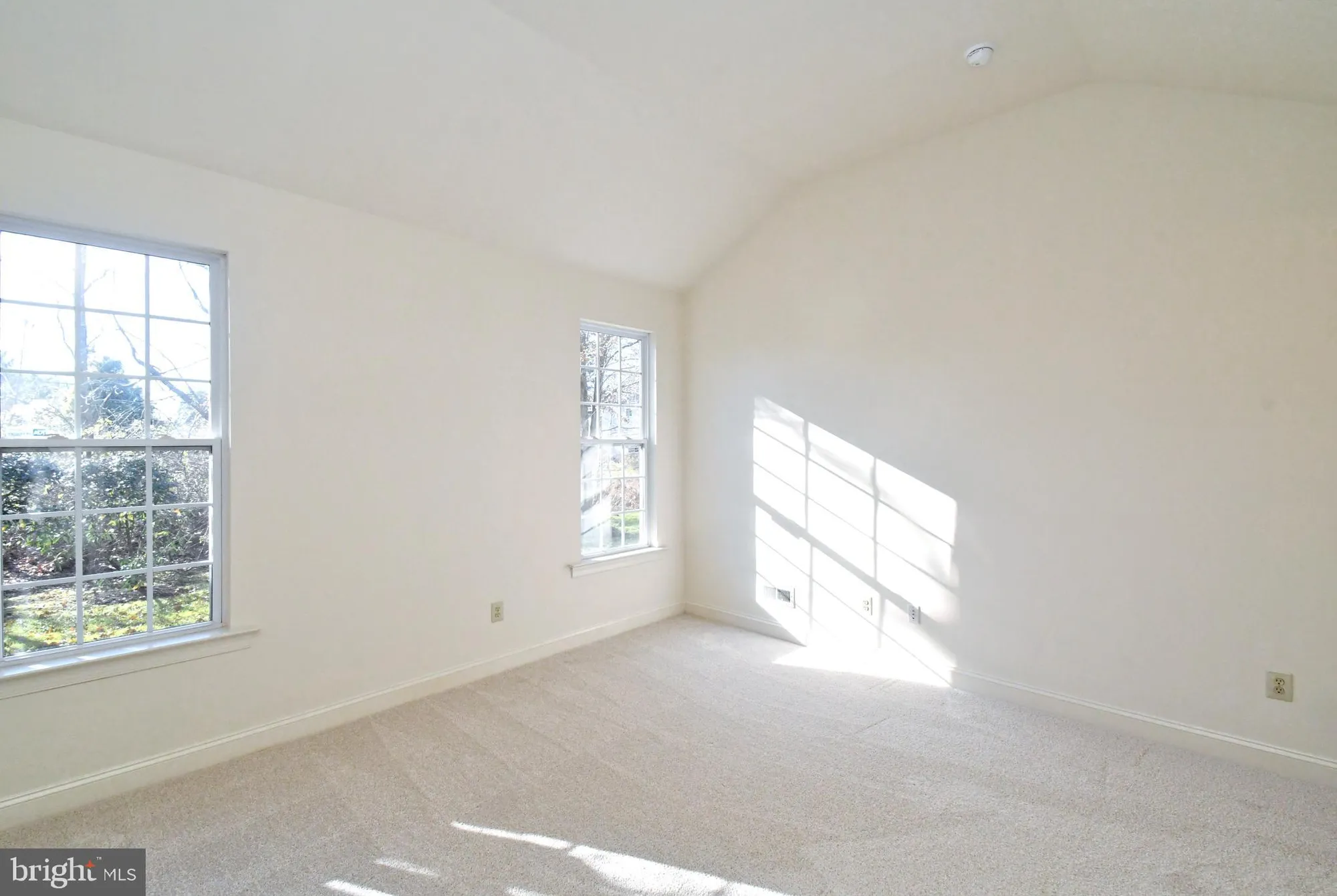 Property Slideshow image 20 of 32 | 24 newbury way, Lansdale, PA, 19446