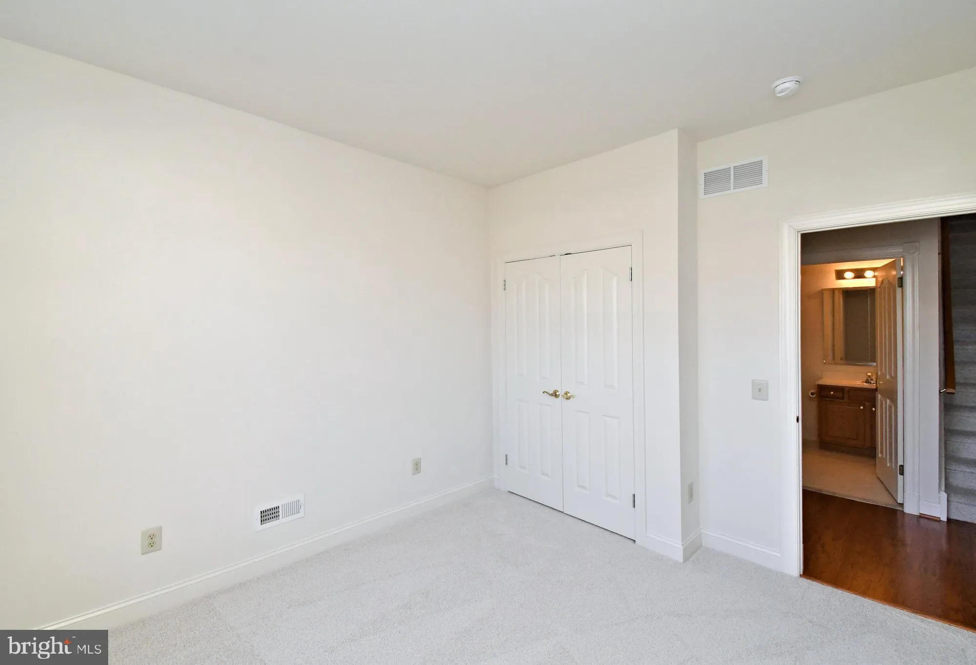 Property Slideshow image 17 of 32 | 24 newbury way, Lansdale, PA, 19446