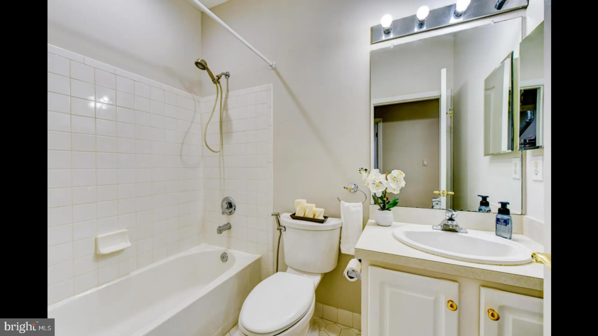 Property Slideshow image 29 of 54 | 25 cardinalflower ln, West Windsor, NJ, 08550