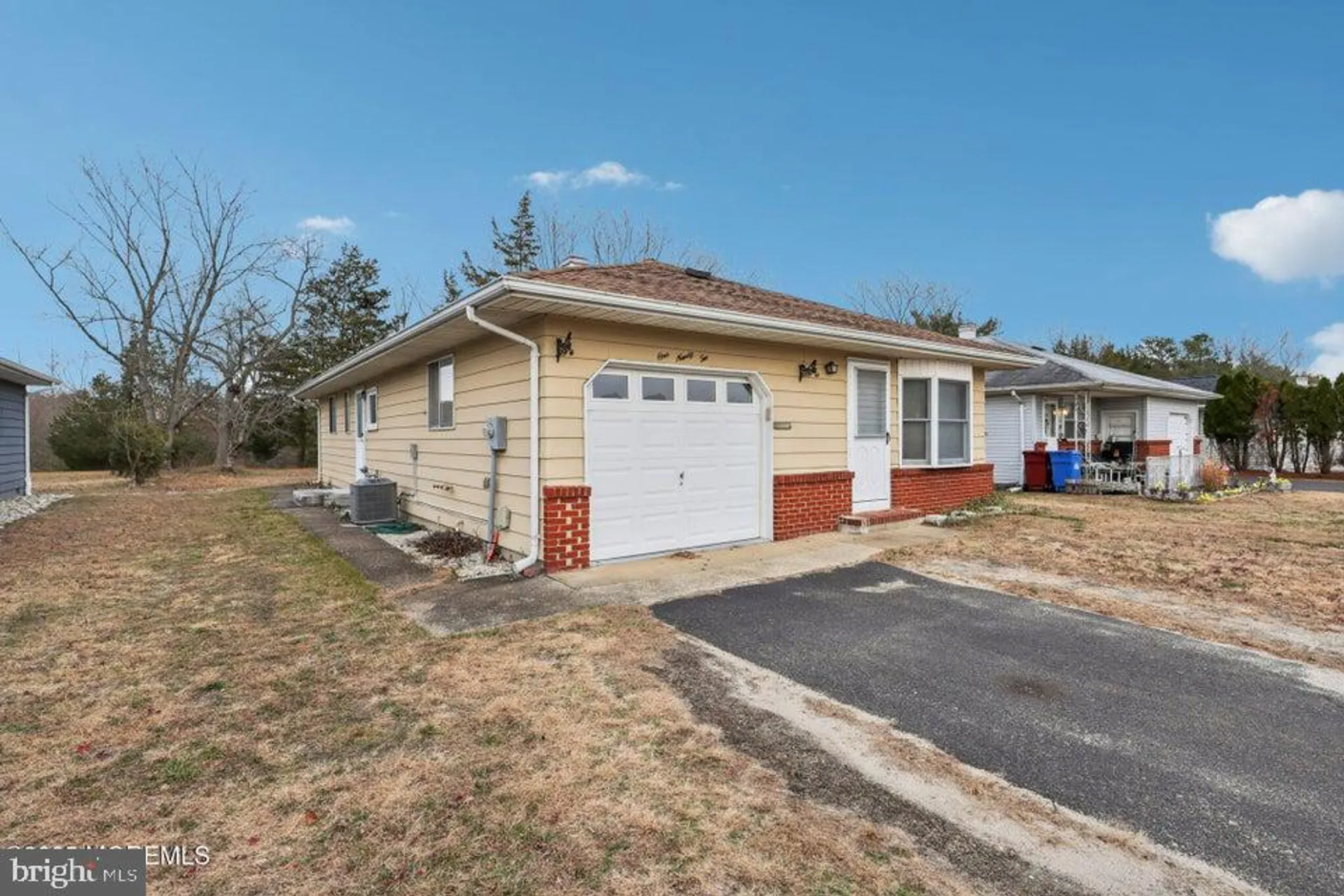 Property Slideshow image 3 of 26 | 192 charlotteville dr, Toms River, NJ, 08757