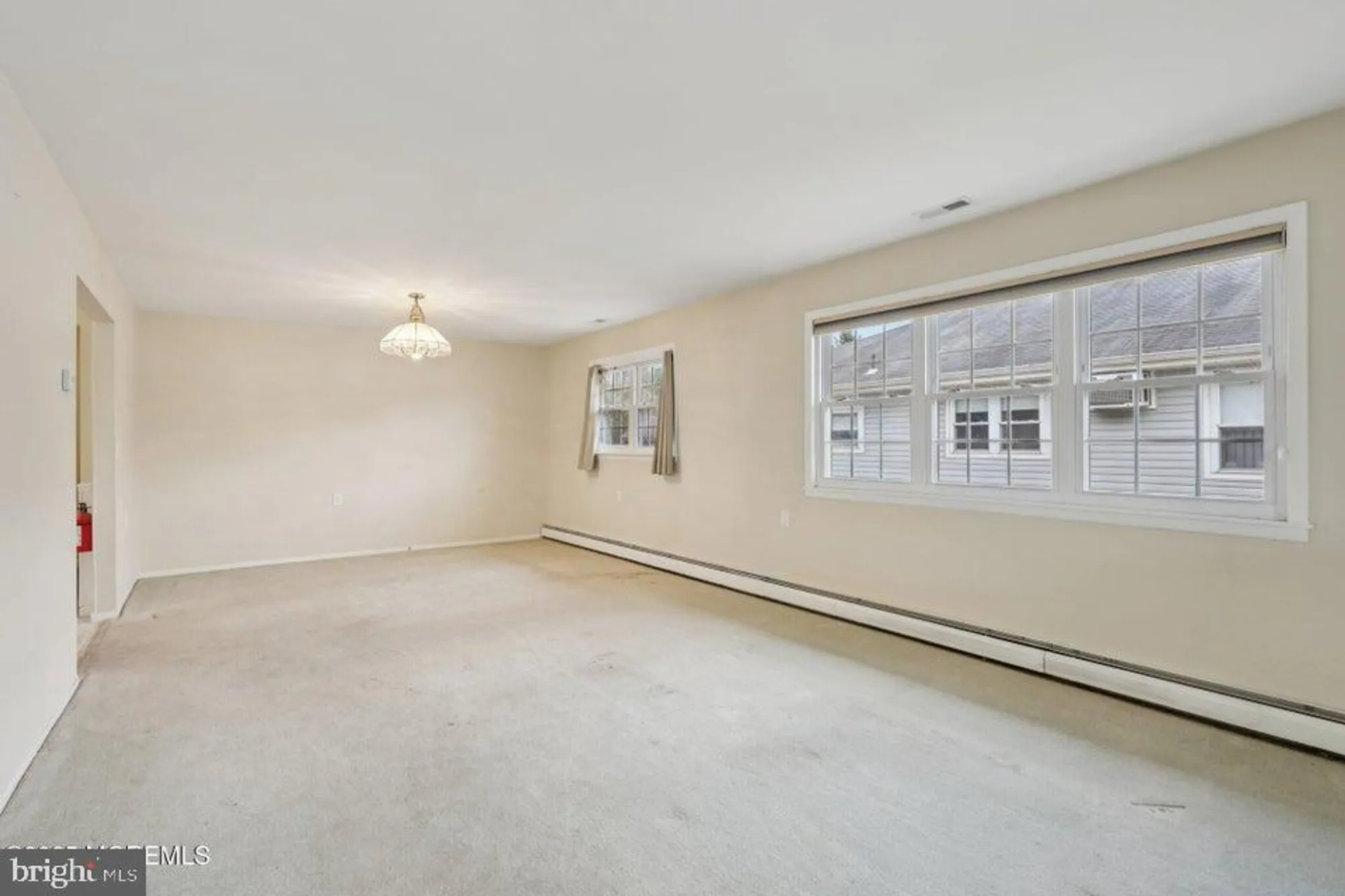 Property Slideshow image 8 of 26 | 192 charlotteville dr, Toms River, NJ, 08757