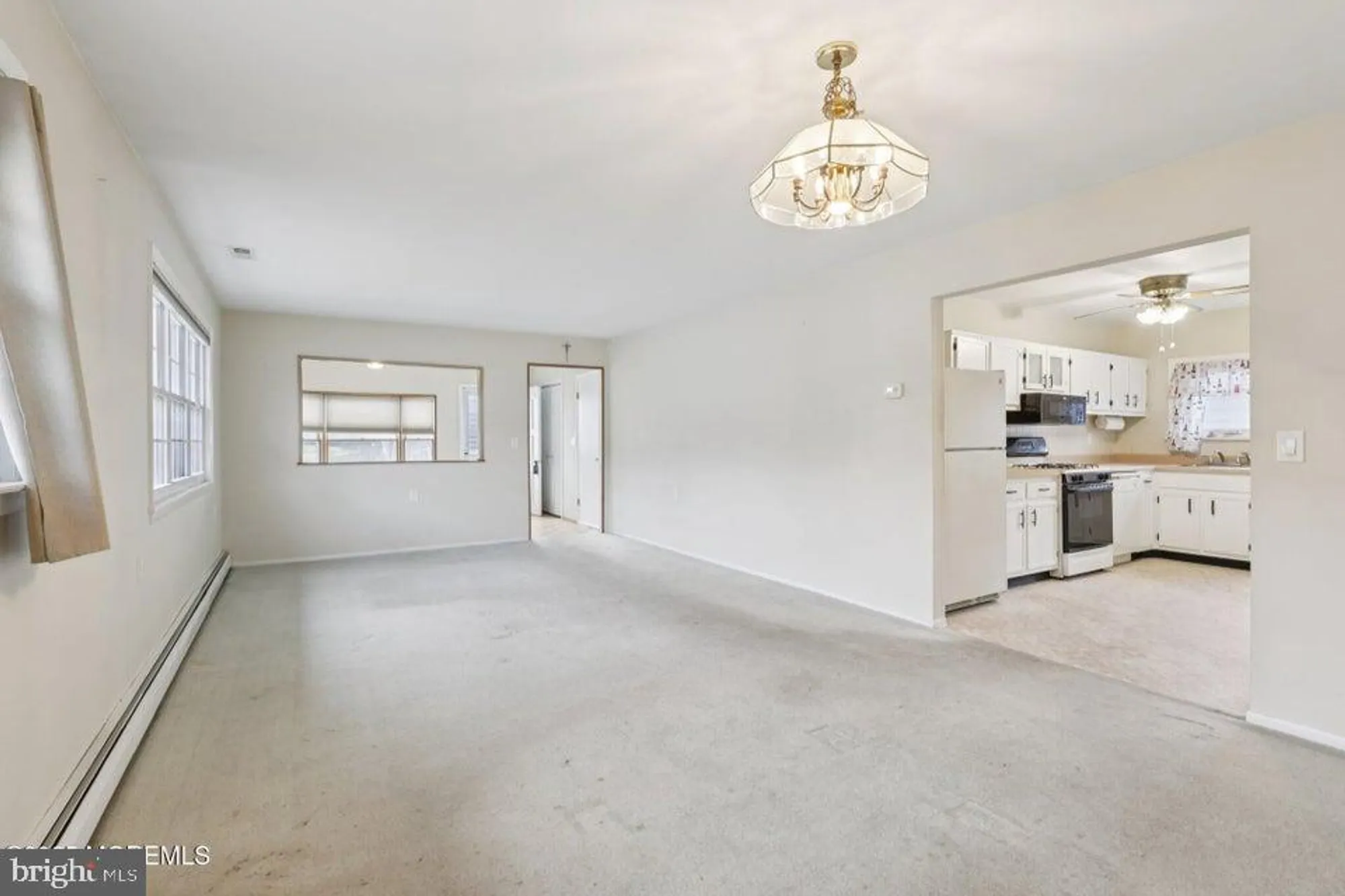 Property Slideshow image 10 of 26 | 192 charlotteville dr, Toms River, NJ, 08757