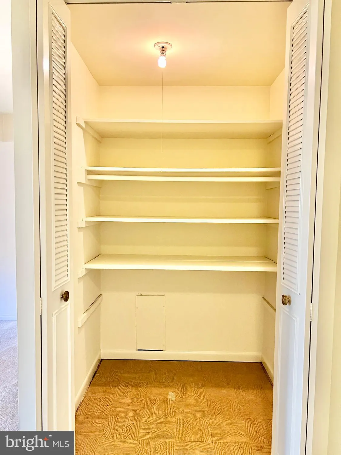 Property Slideshow image 20 of 43 | 3386 chiswick ct 50-1a, Silver Spring, MD, 20906