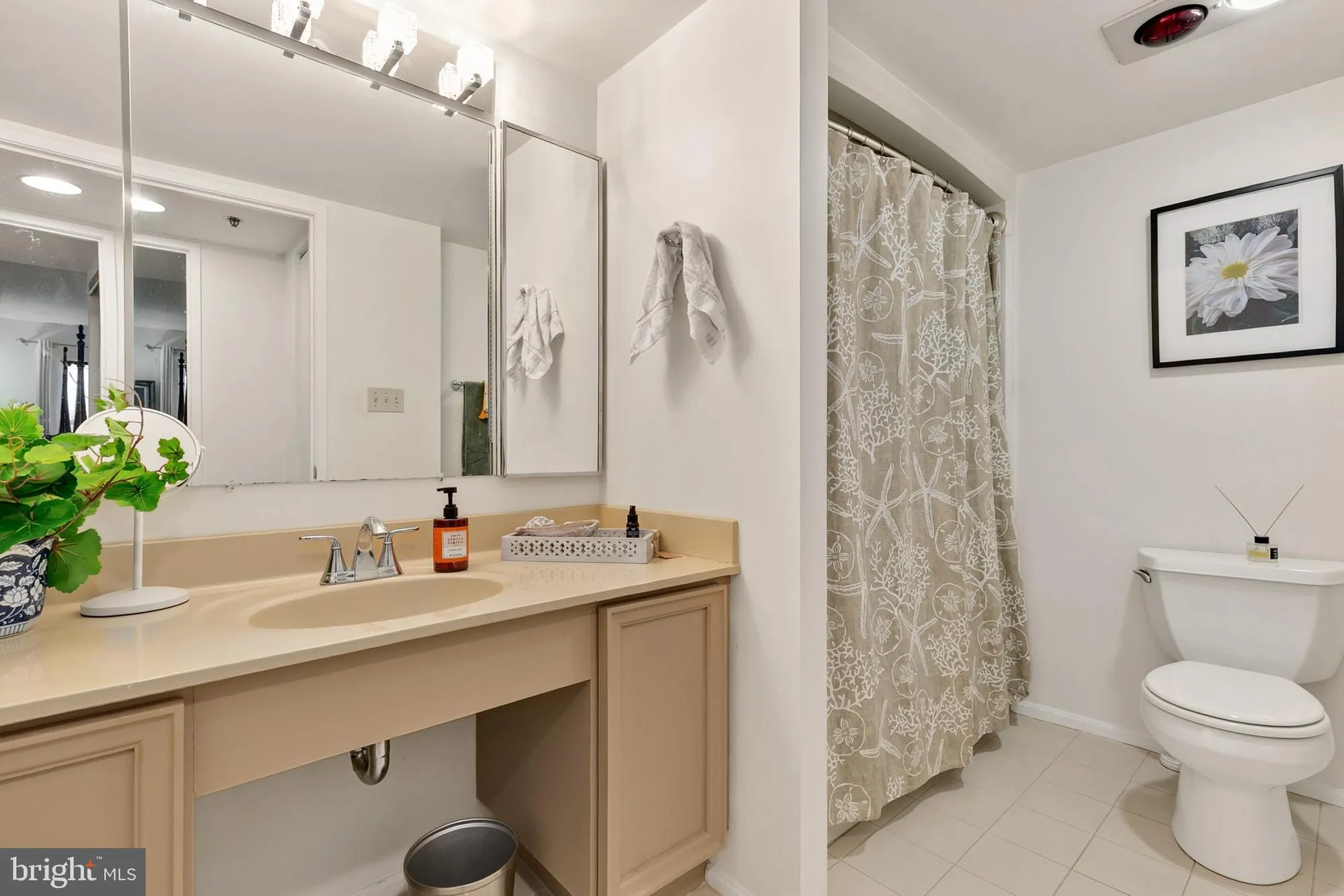Property Slideshow image 18 of 44 | 15101 interlachen dr 1-416, Silver Spring, MD, 20906