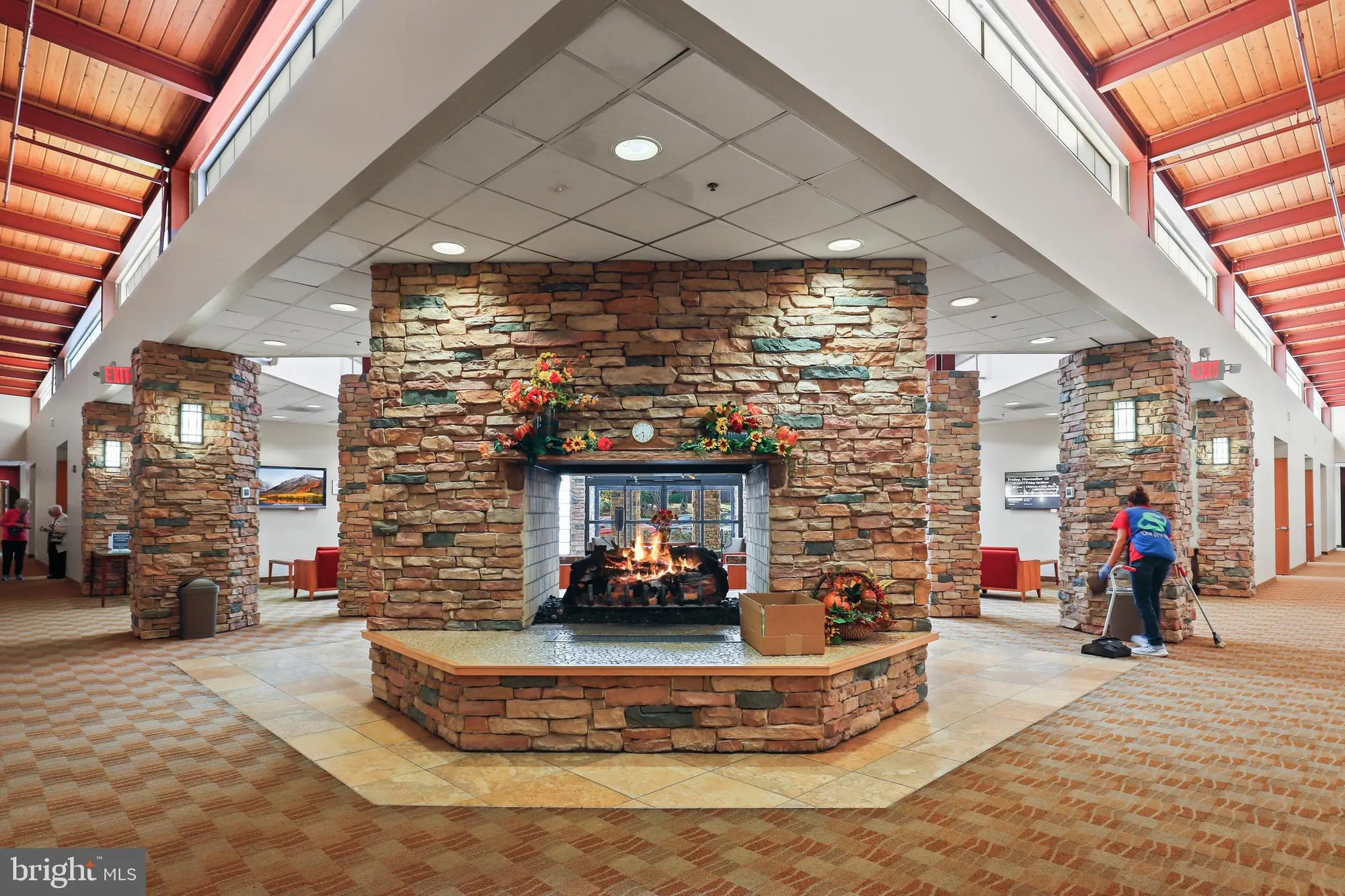 Property Slideshow image 35 of 44 | 15101 interlachen dr 1-416, Silver Spring, MD, 20906