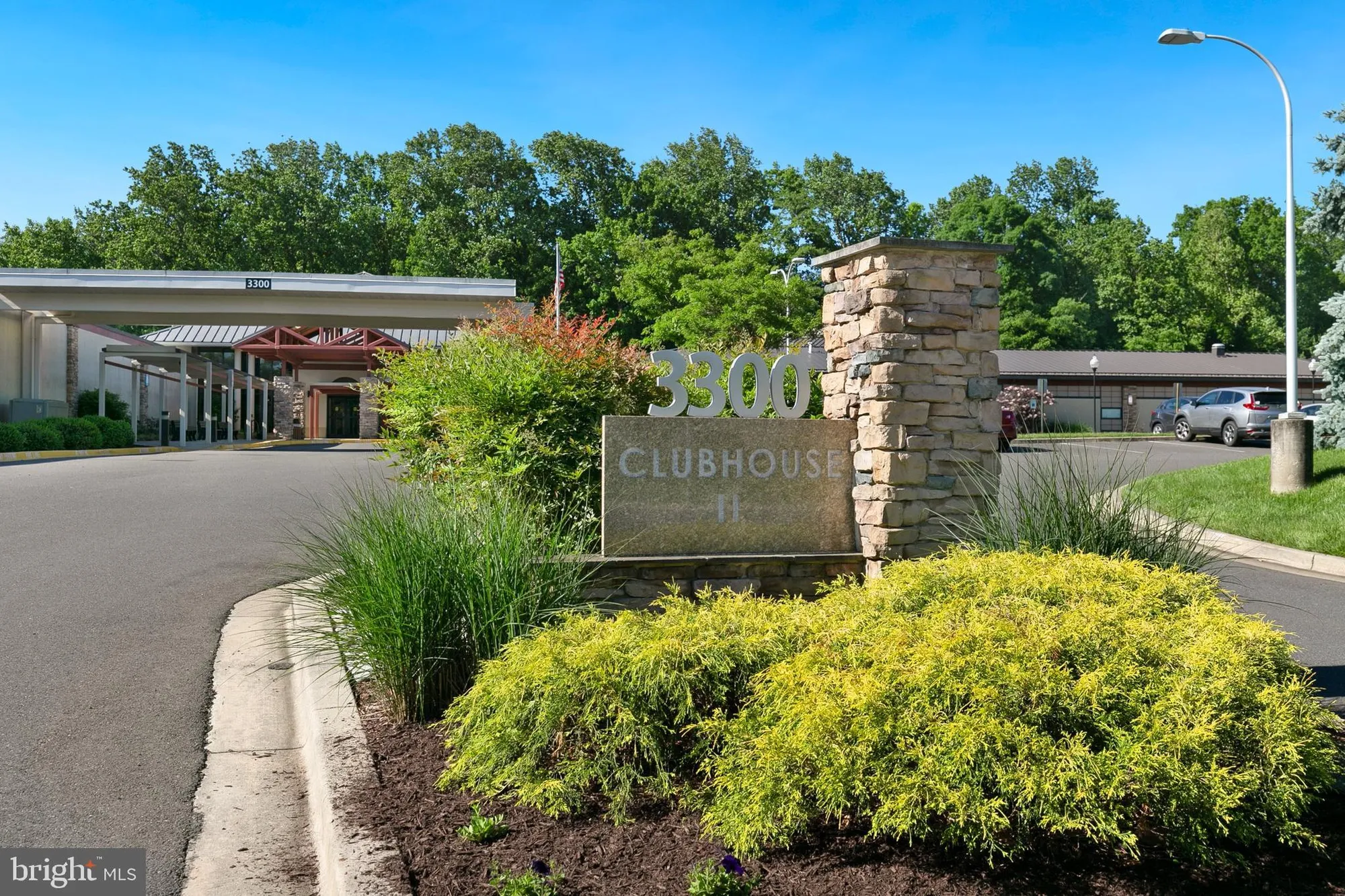 Property Slideshow image 33 of 44 | 15101 interlachen dr 1-416, Silver Spring, MD, 20906