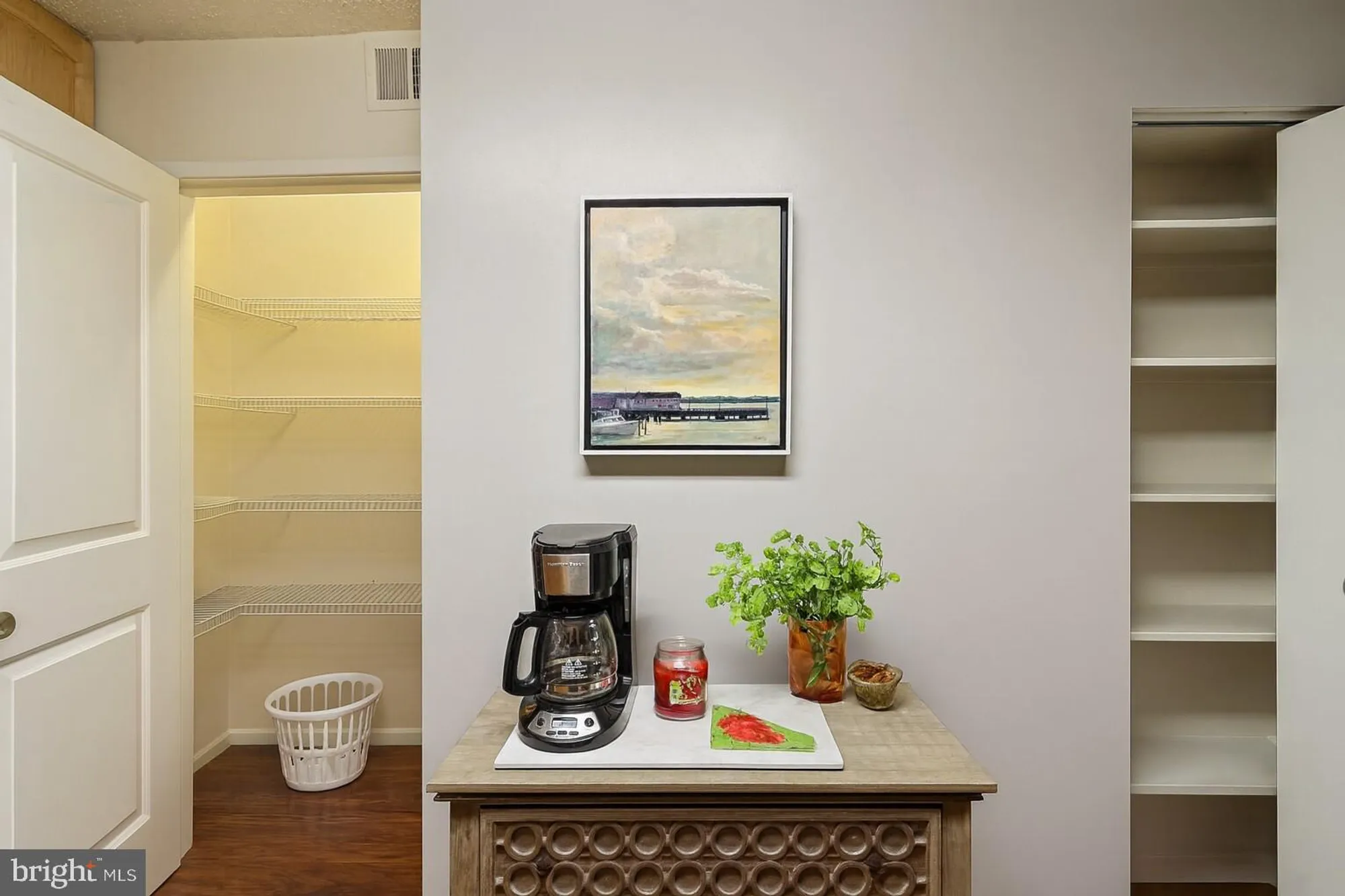 Property Slideshow image 10 of 44 | 15101 interlachen dr 1-416, Silver Spring, MD, 20906