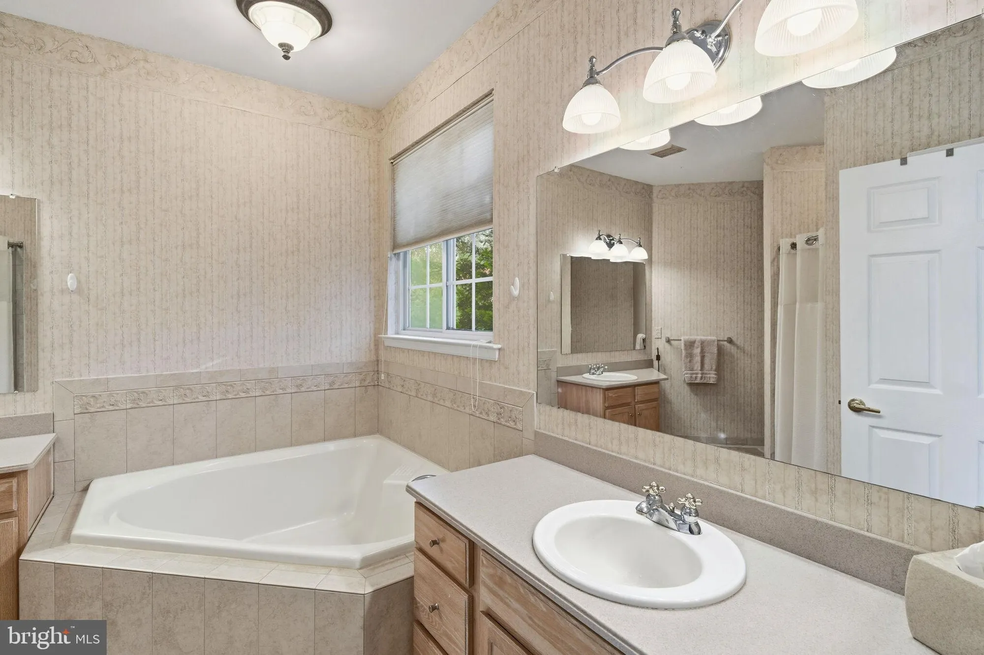 Property Slideshow image 42 of 46 | 40 mission way, Barnegat, NJ, 08005