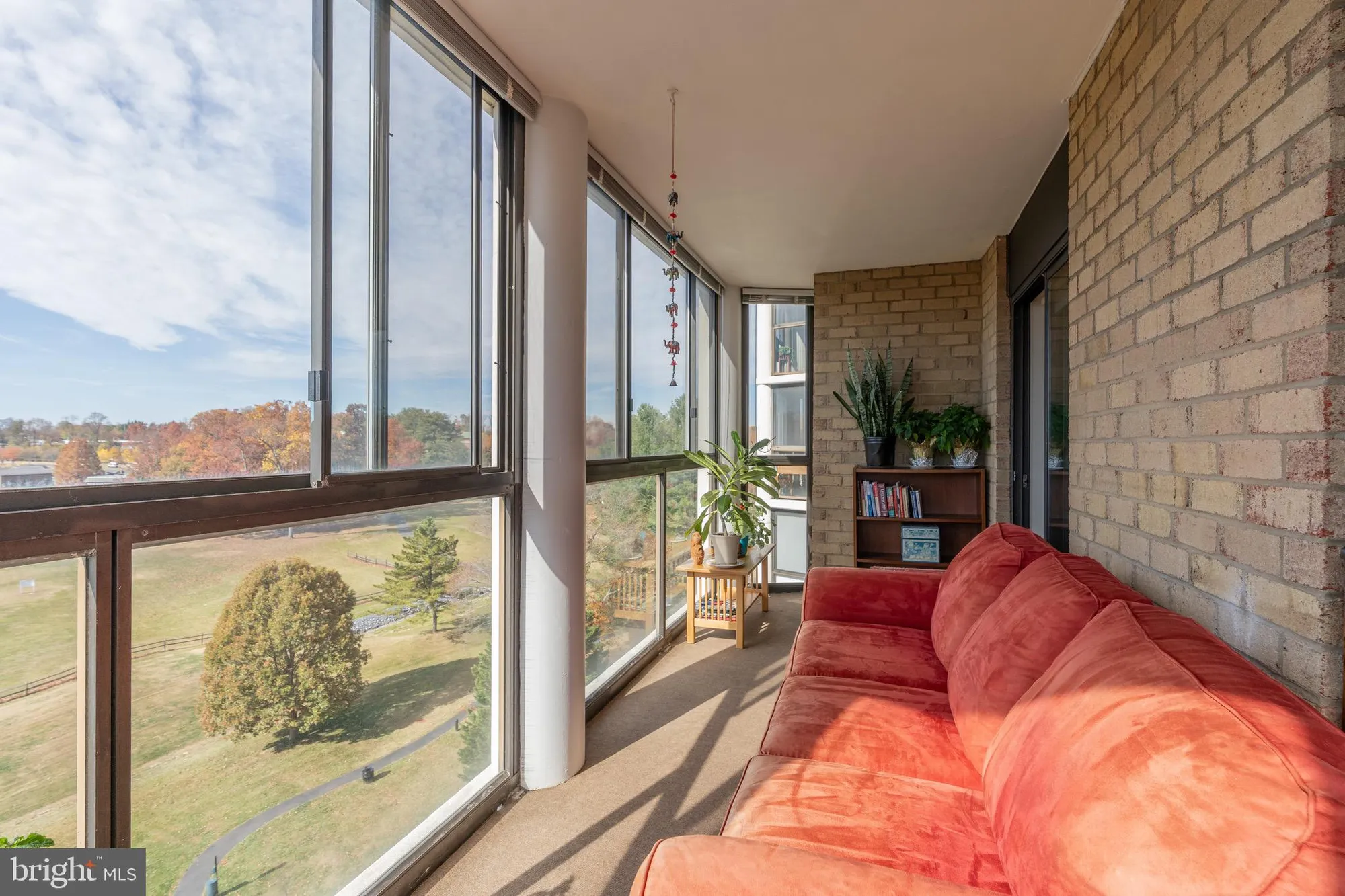 Property Slideshow image 4 of 37 | 15101 interlachen dr 1-612, Silver Spring, MD, 20906