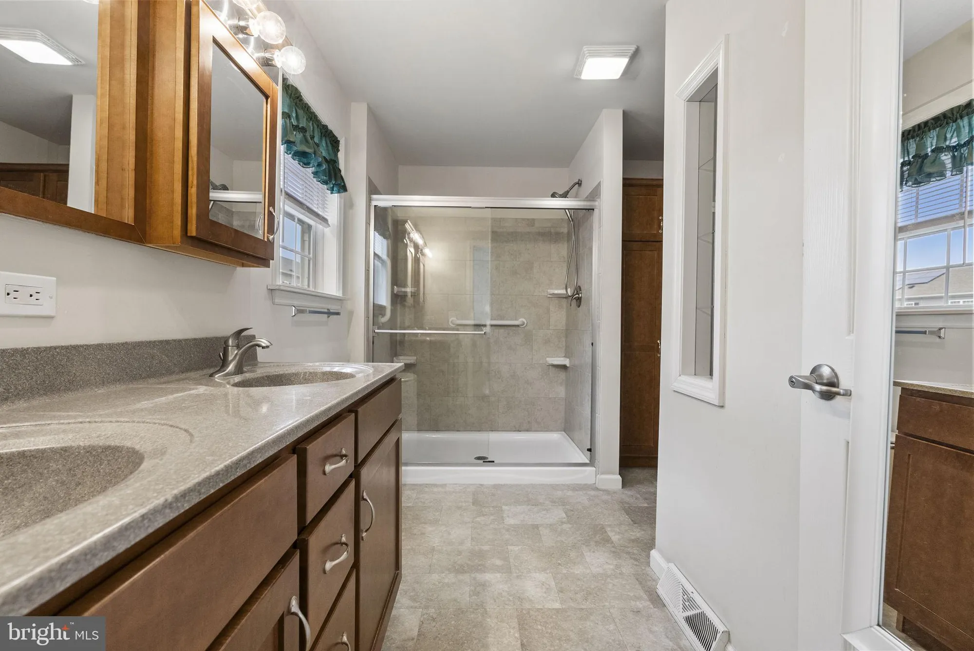 Property Slideshow image 25 of 34 | 501 blue bell springs dr, Blue Bell, PA, 19422