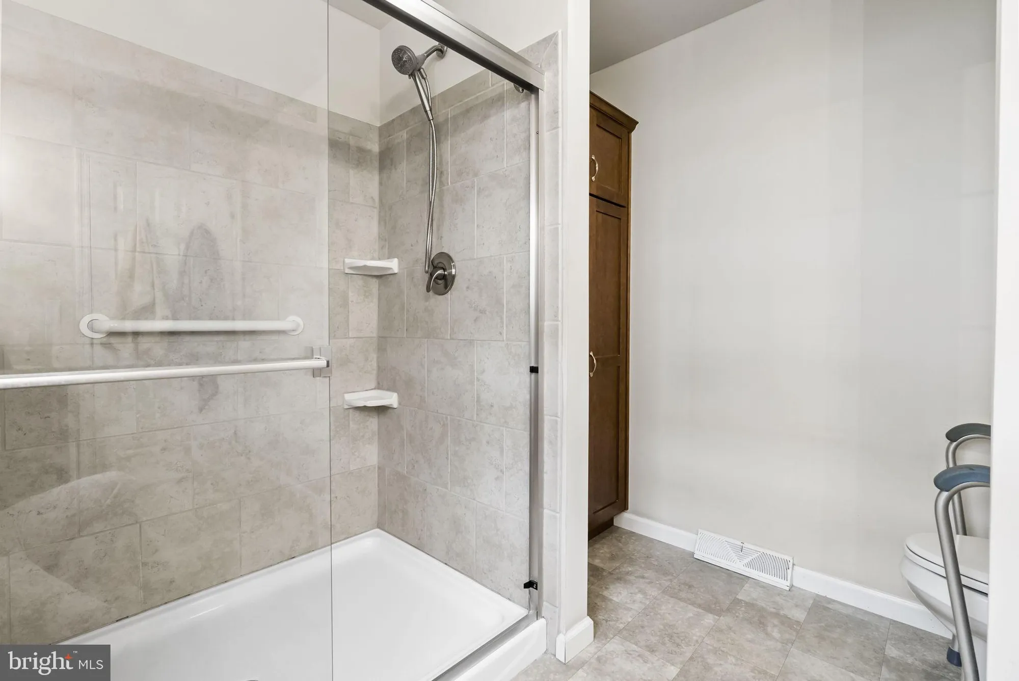 Property Slideshow image 26 of 34 | 501 blue bell springs dr, Blue Bell, PA, 19422