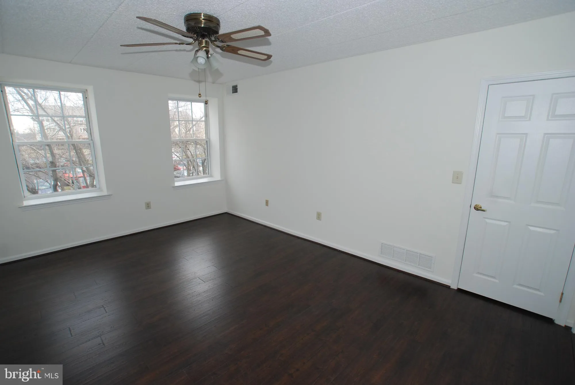 Property Slideshow image 16 of 47 | 7206 centennial sta, Warminster, PA, 18974