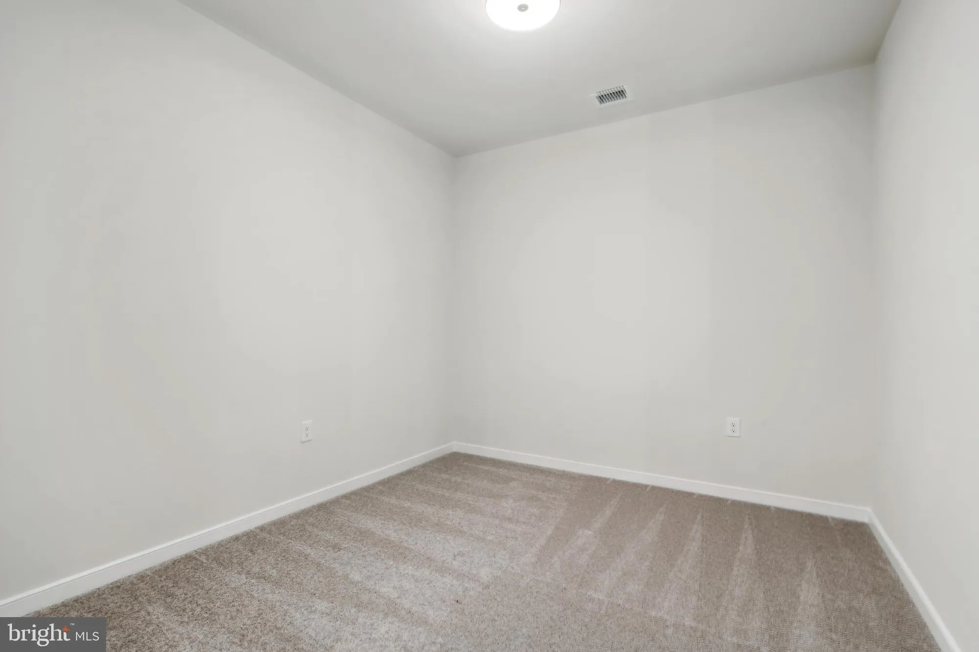 Property Slideshow image 16 of 24 | 750 mount airy ter ne unit 206, Leesburg, VA, 20176