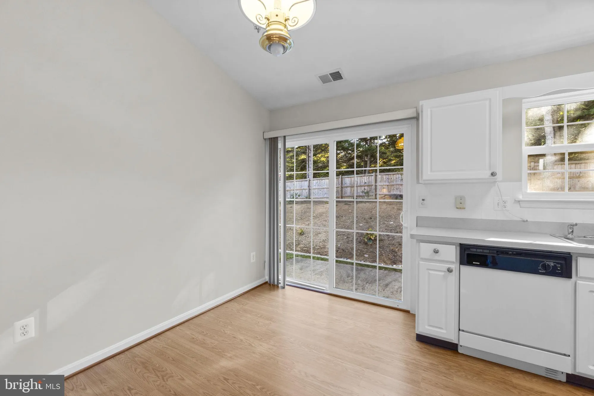 Property Slideshow image 13 of 32 | 2010 rudy serra dr c, Sykesville, MD, 21784