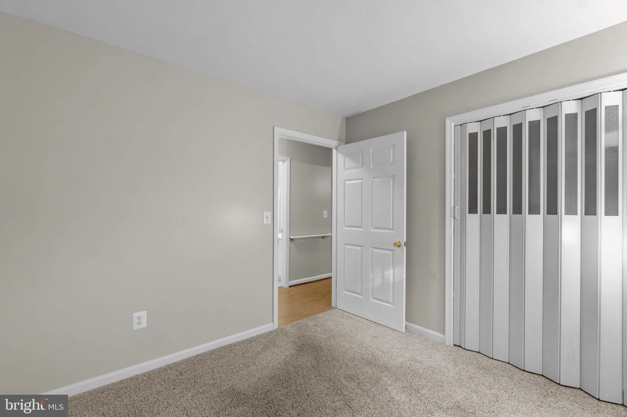 Property Slideshow image 21 of 32 | 2010 rudy serra dr c, Sykesville, MD, 21784