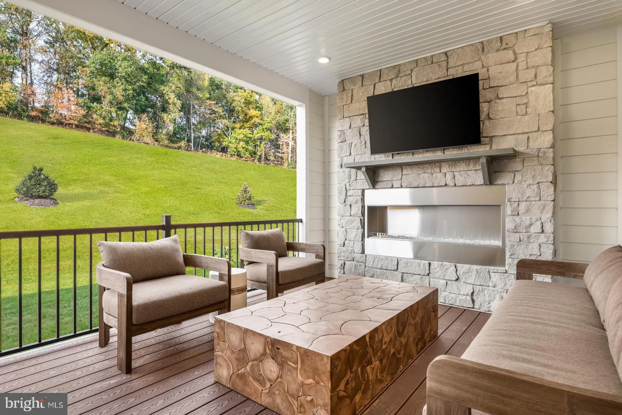 Property Slideshow image 8 of 33 | 3266 selig ln, Huntingdon Valley, PA, 19006