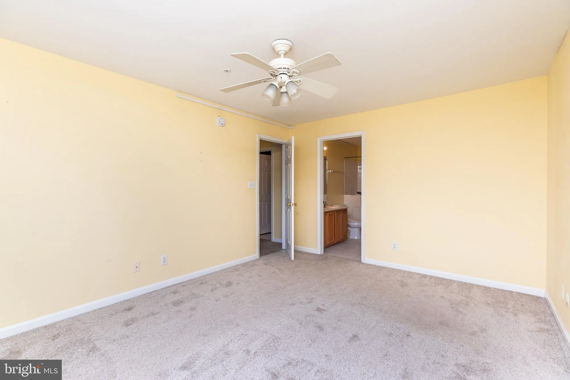 Property Slideshow image 21 of 38 | 11425 manklin creek rd unit 2, Ocean Pines, MD, 21811