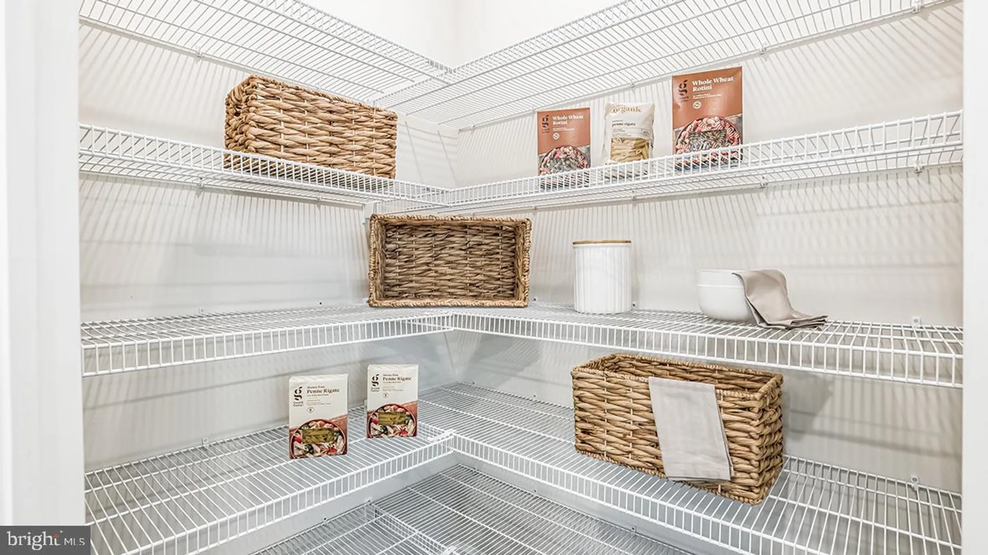 Property Slideshow image 32 of 56 | 123 hilton head ct, Egg Harbor Township, NJ, 08234