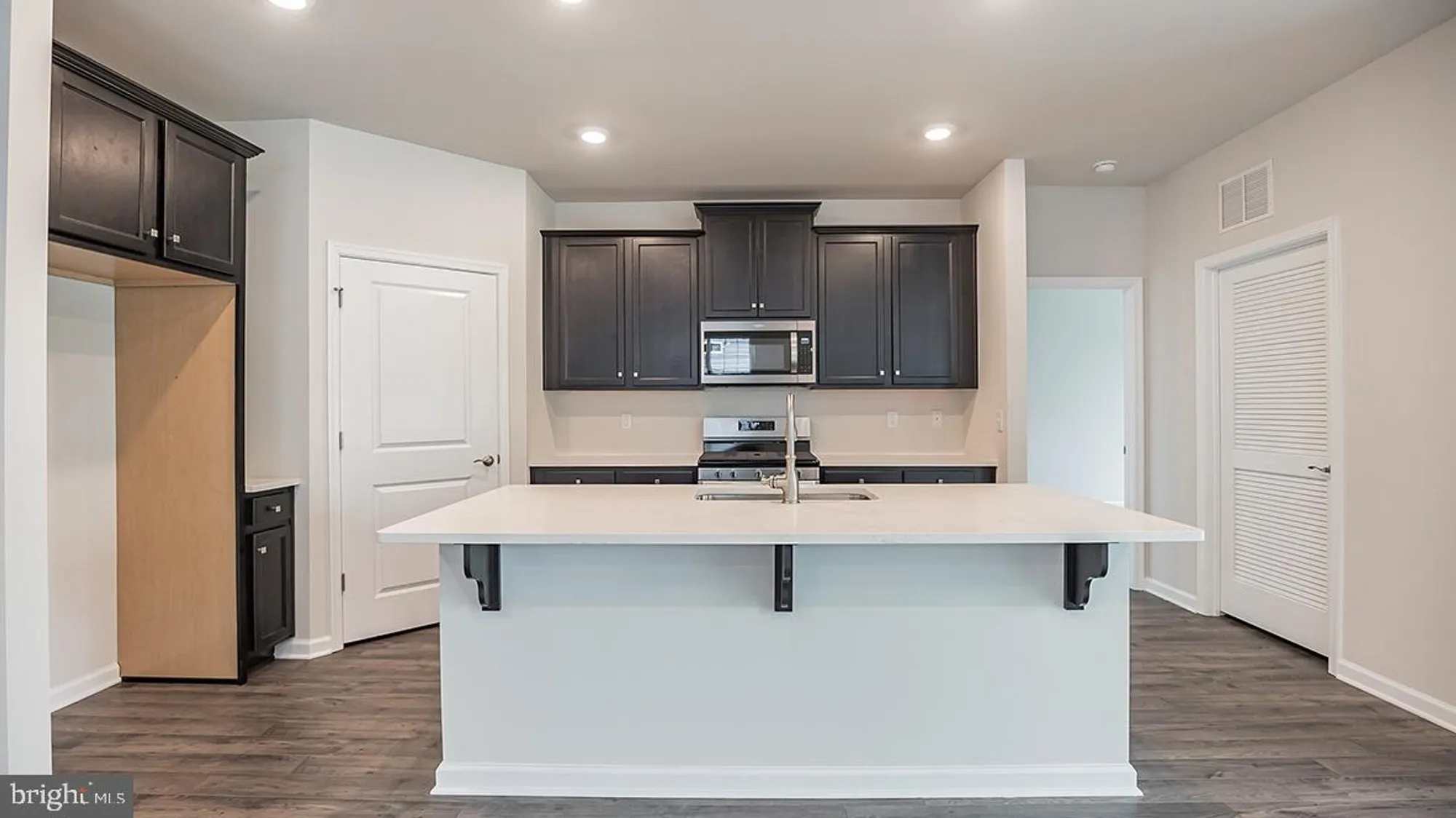 Property Slideshow image 24 of 52 | 127 hilton head ct, Egg Harbor Township, NJ, 08234