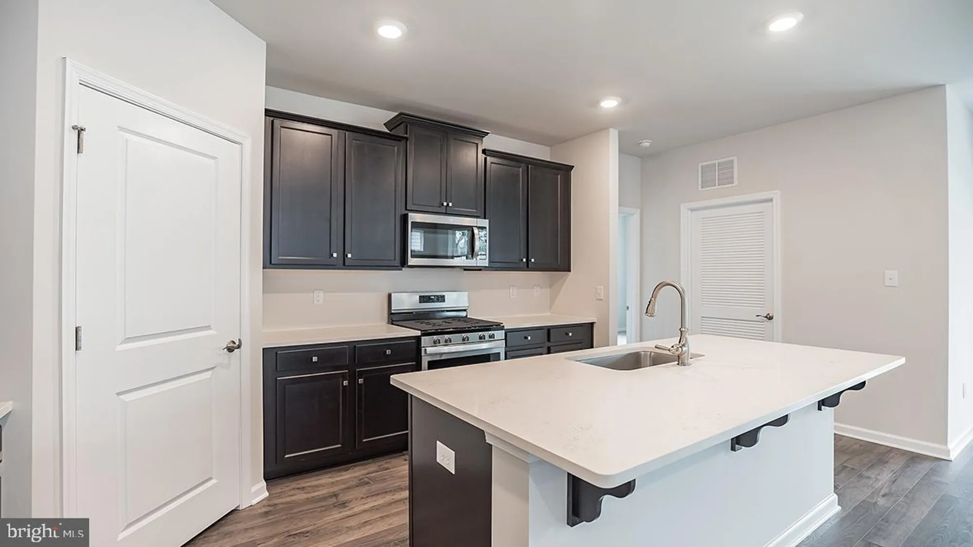 Property Slideshow image 29 of 52 | 127 hilton head ct, Egg Harbor Township, NJ, 08234