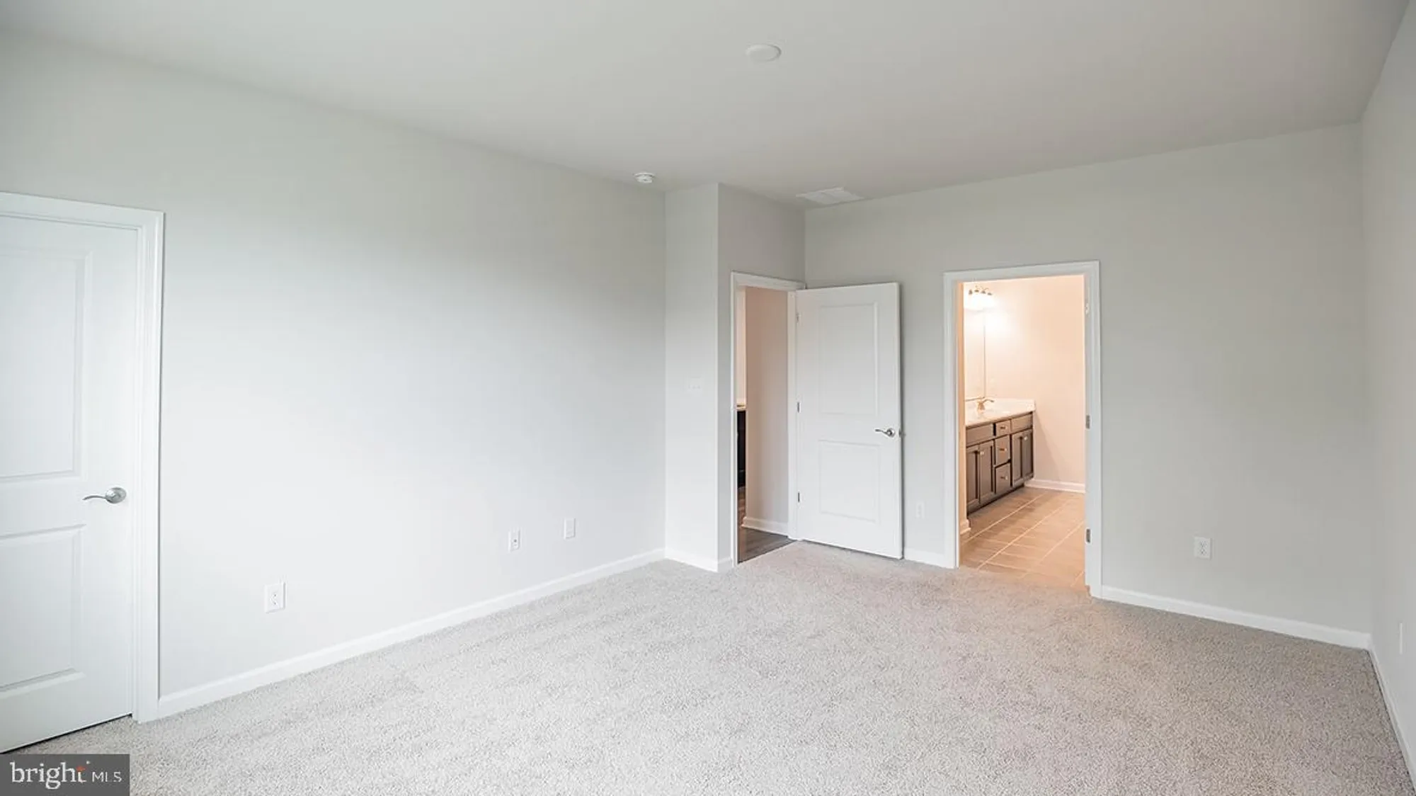 Property Slideshow image 36 of 52 | 127 hilton head ct, Egg Harbor Township, NJ, 08234