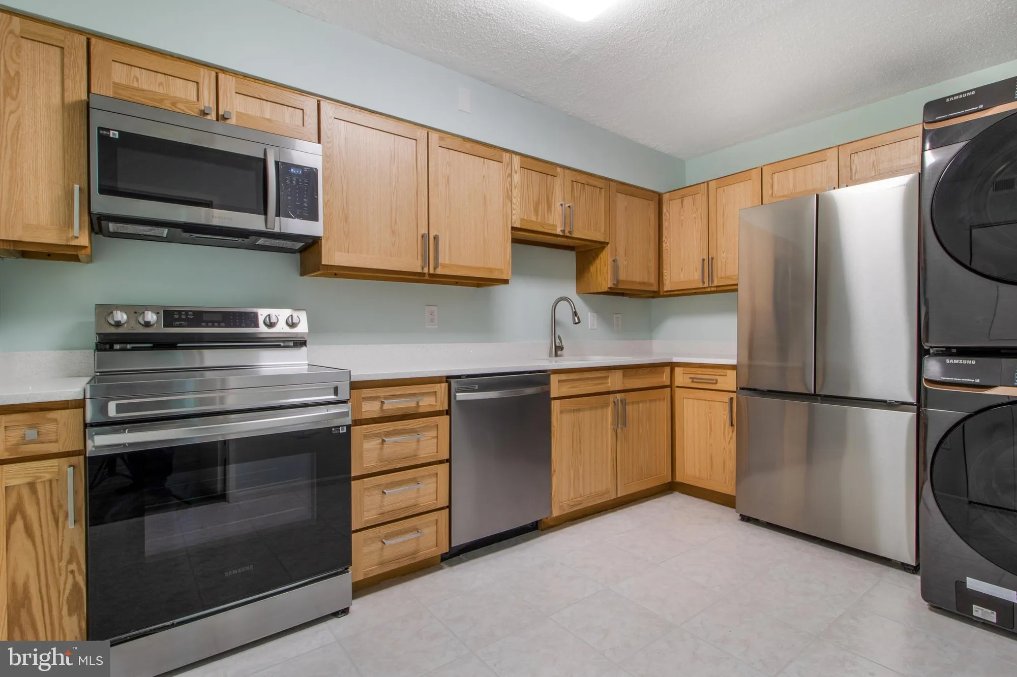 Property Slideshow image 14 of 52 | 15115 interlachen dr 3-1020, Silver Spring, MD, 20906