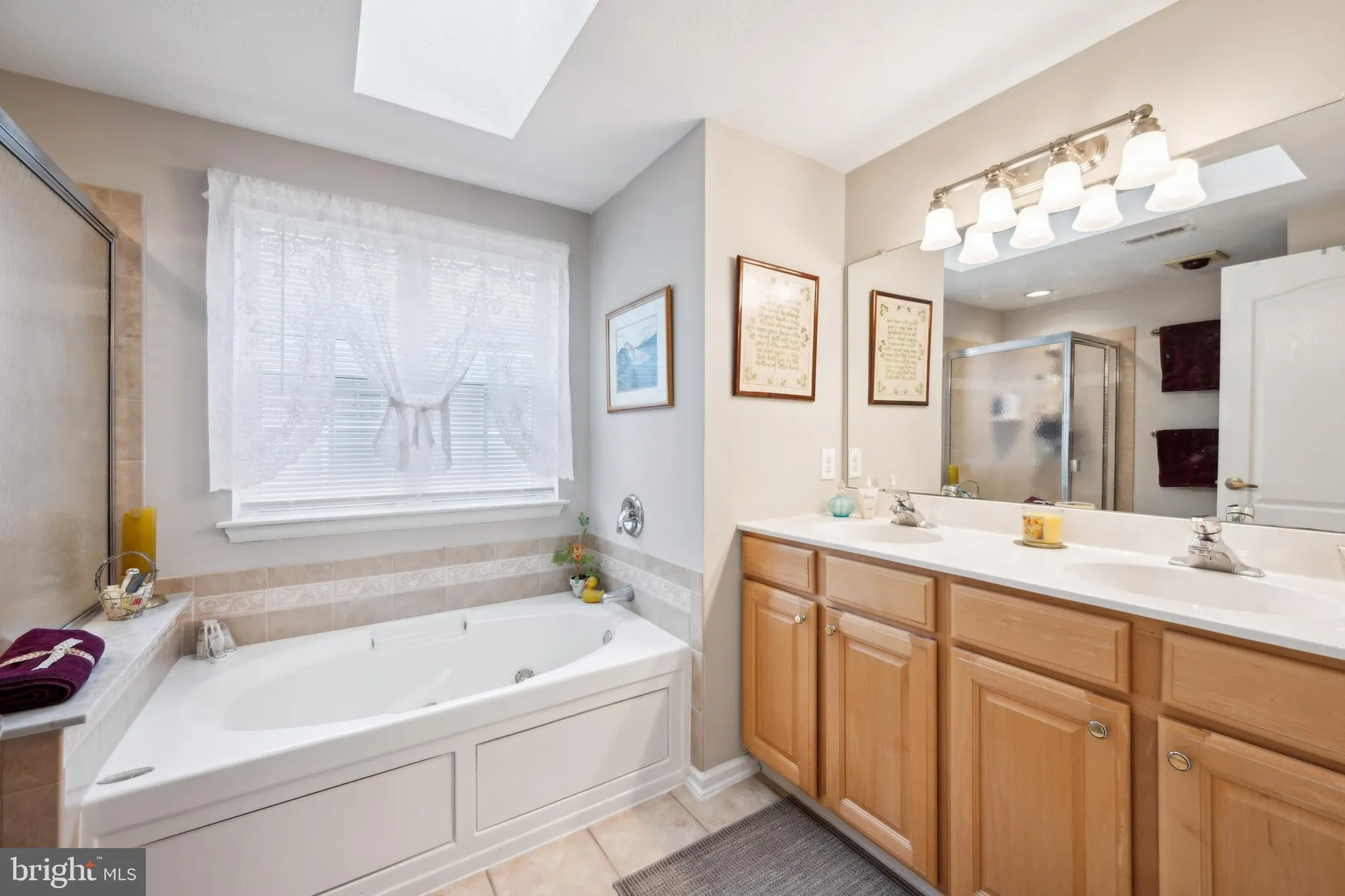 Property Slideshow image 16 of 37 | 136 sandpiper ln, West Deptford, NJ, 08086