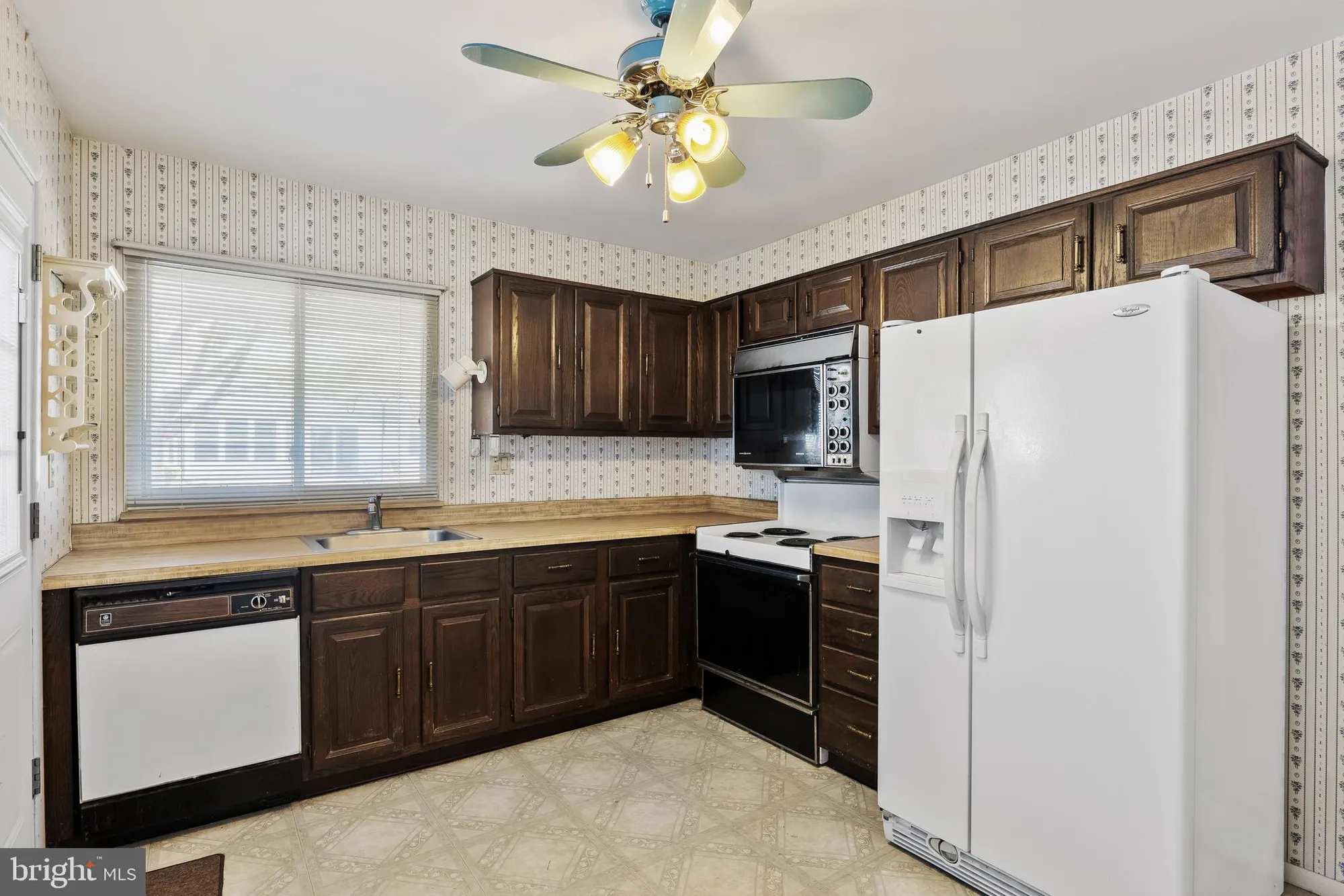 Property Slideshow image 14 of 29 | 914 liverpool cir a, Manchester Township, NJ, 08759