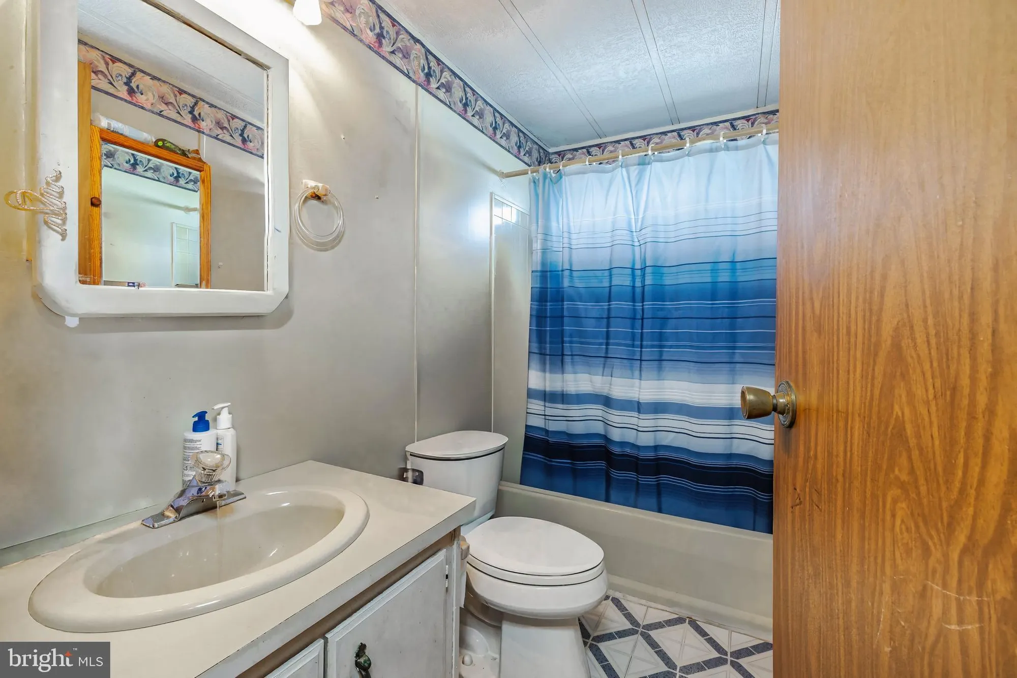 Property Slideshow image 16 of 20 | 16 holly ct, Mays Landing, NJ, 08330