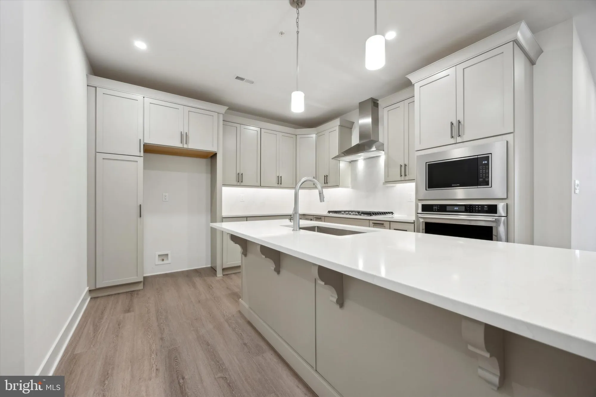 Property Slideshow image 6 of 32 | 528 fullerton farm ct 11, Warrington, PA, 18976
