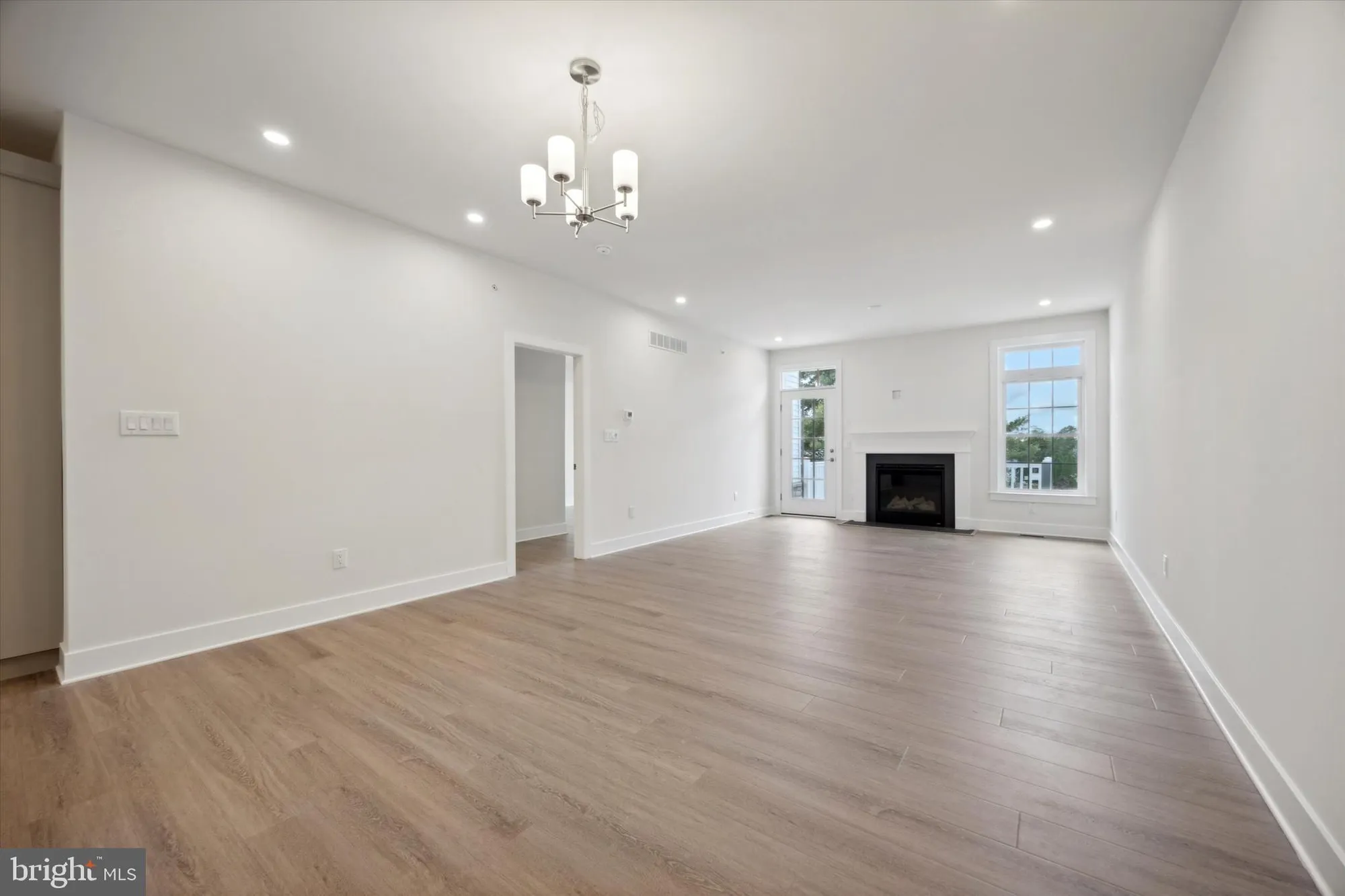 Property Slideshow image 10 of 32 | 528 fullerton farm ct 11, Warrington, PA, 18976