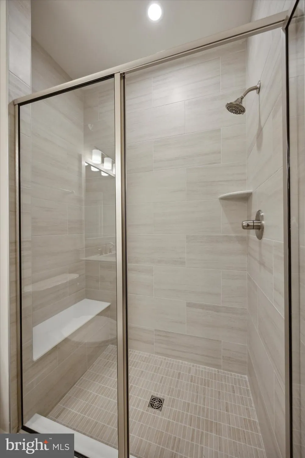 Property Slideshow image 19 of 32 | 528 fullerton farm ct 11, Warrington, PA, 18976