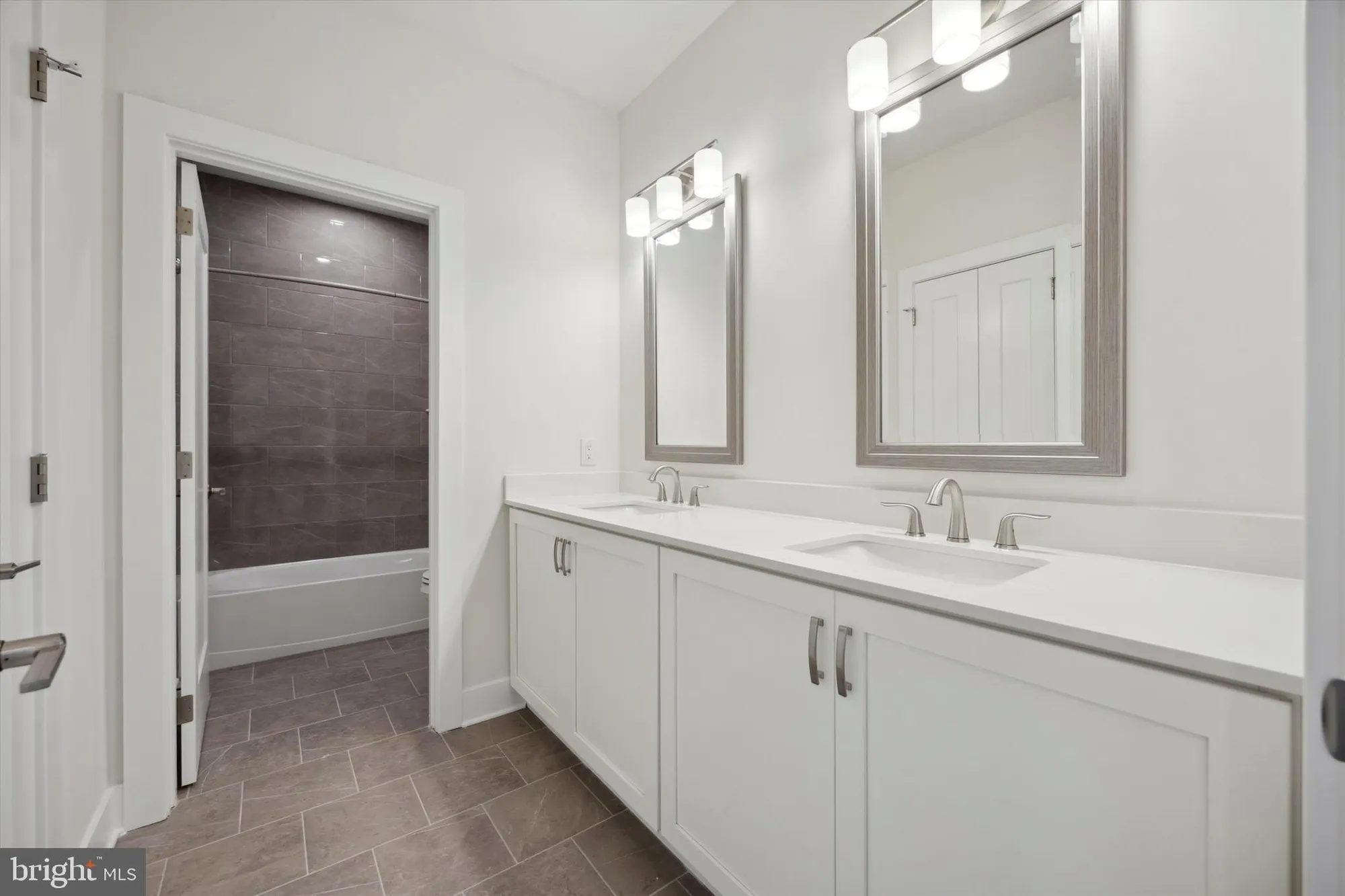 Property Slideshow image 22 of 32 | 528 fullerton farm ct 11, Warrington, PA, 18976